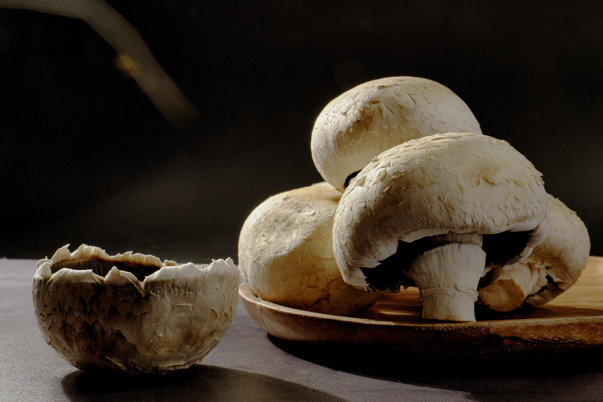 Я  фотограф. Работаю в городе Москва,