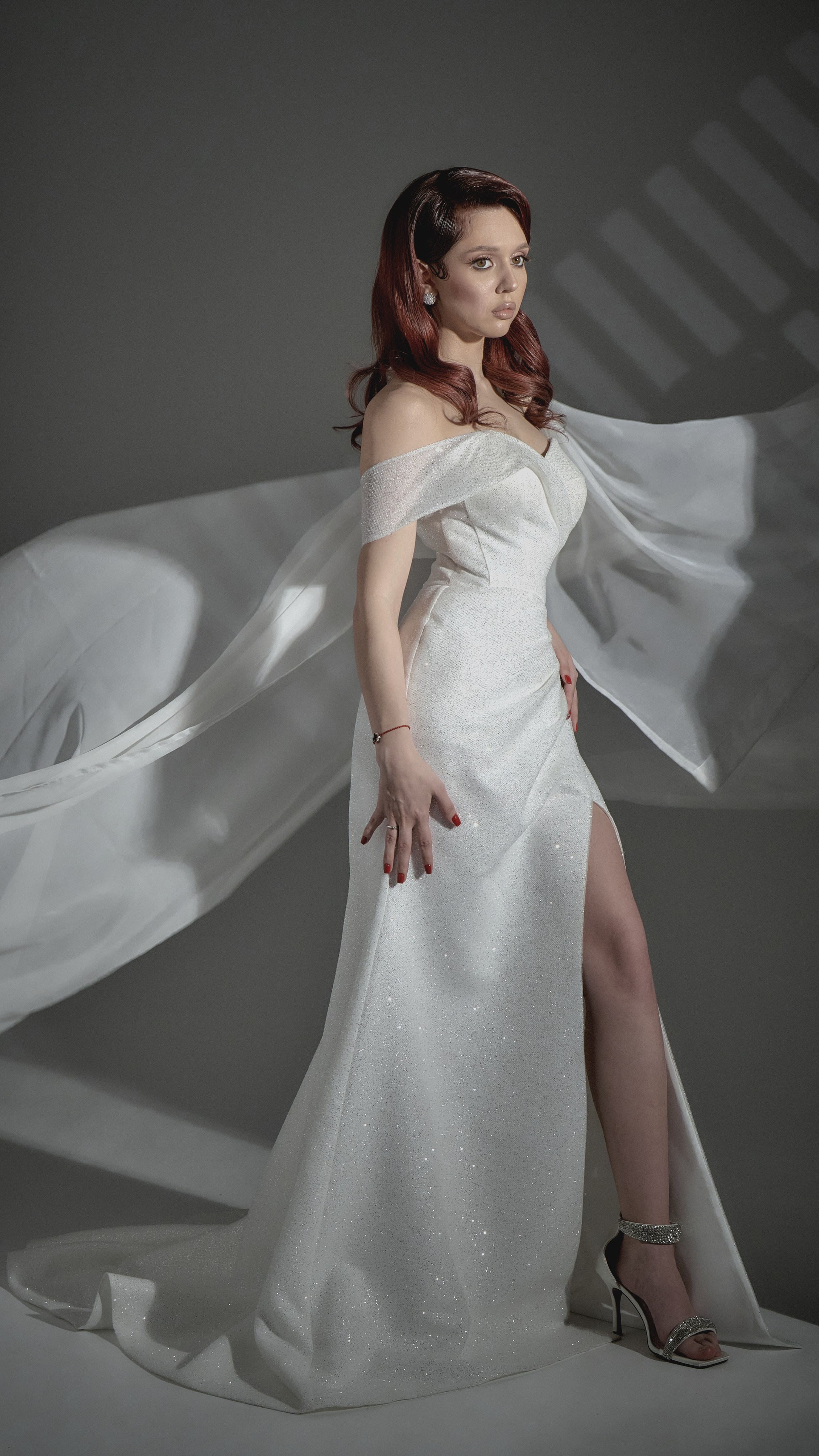 Я  фотограф. Работаю в городе Москва,