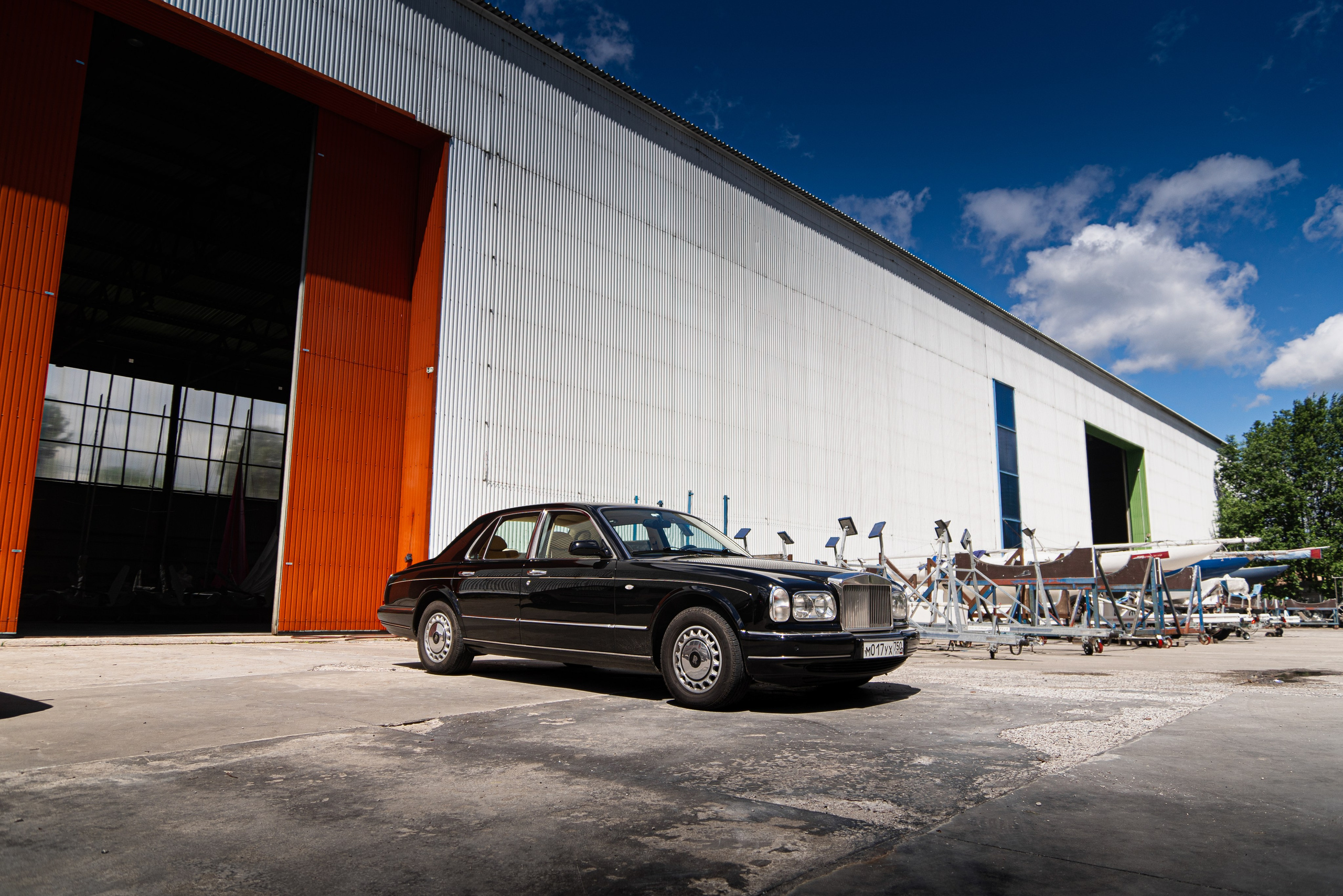 Фотосъемка Rolls-Royce в яхт-клубе в Москве. Жуков Илья  свадебный фотограф в Москве
