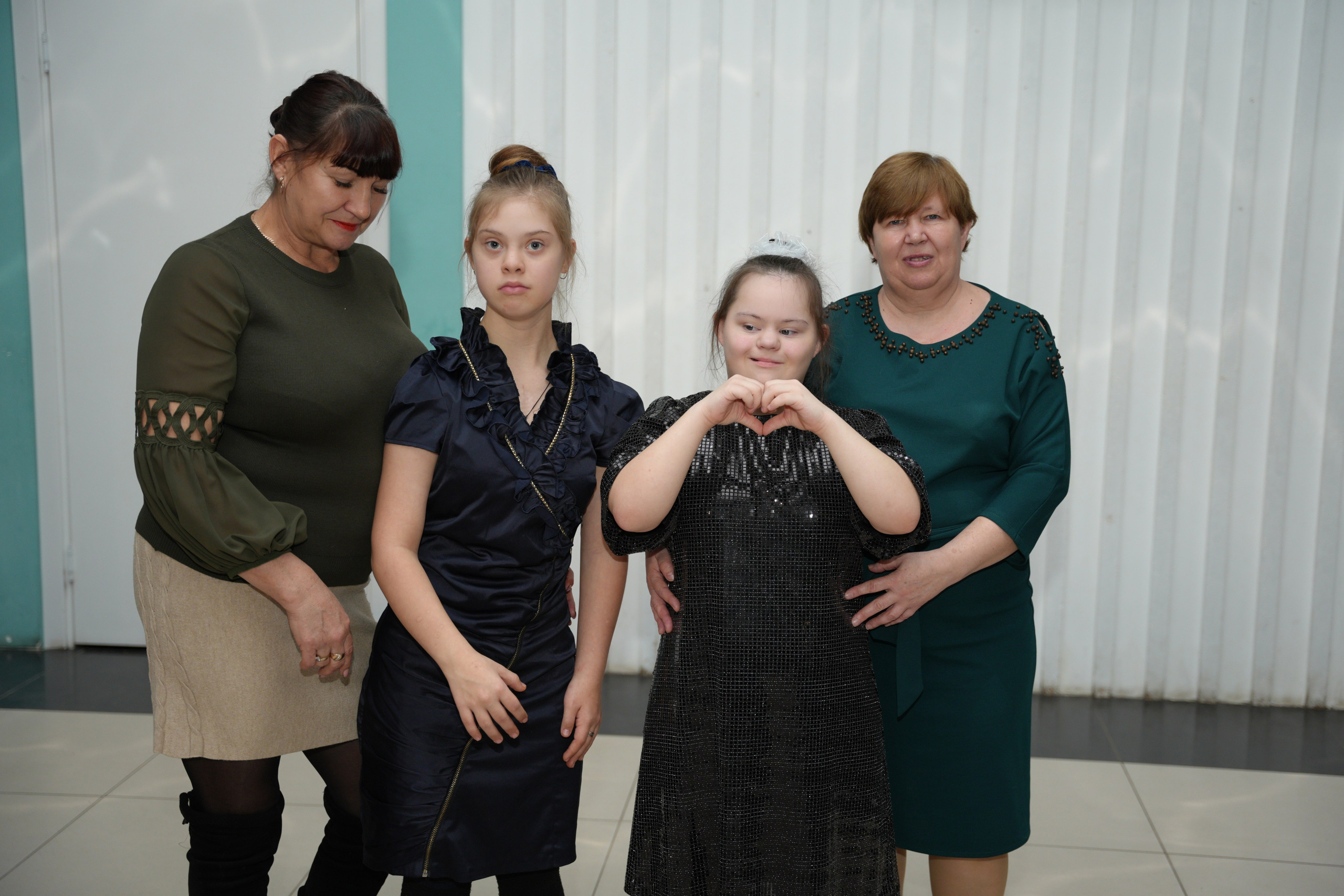 Социально —благотворительная акция «Ты в этом мире не один», посвященная Международному дню инвалидов. ВЫПУСКНЫЕ АЛЬБОМЫ, Школьный фотограф, семейный и свадебный в Саратове и области Ольга Плаксина