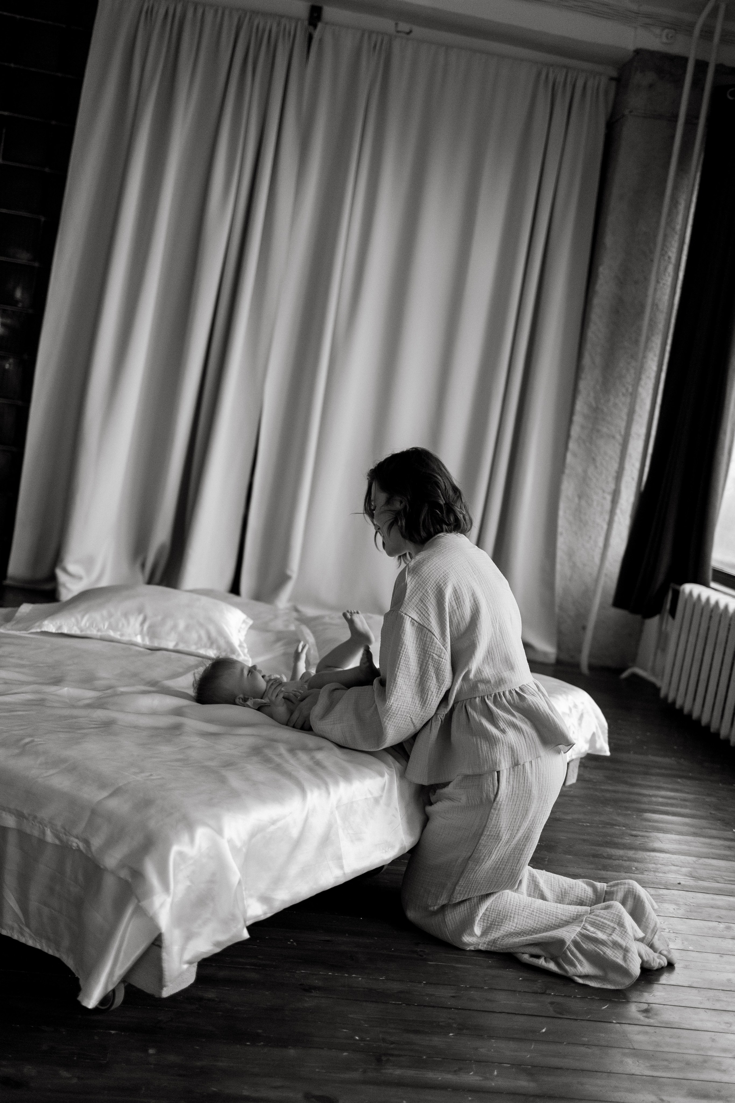 Фотосессия в тканях: мама и малышка. Семейный фотограф Москва Юлиана Фетисова