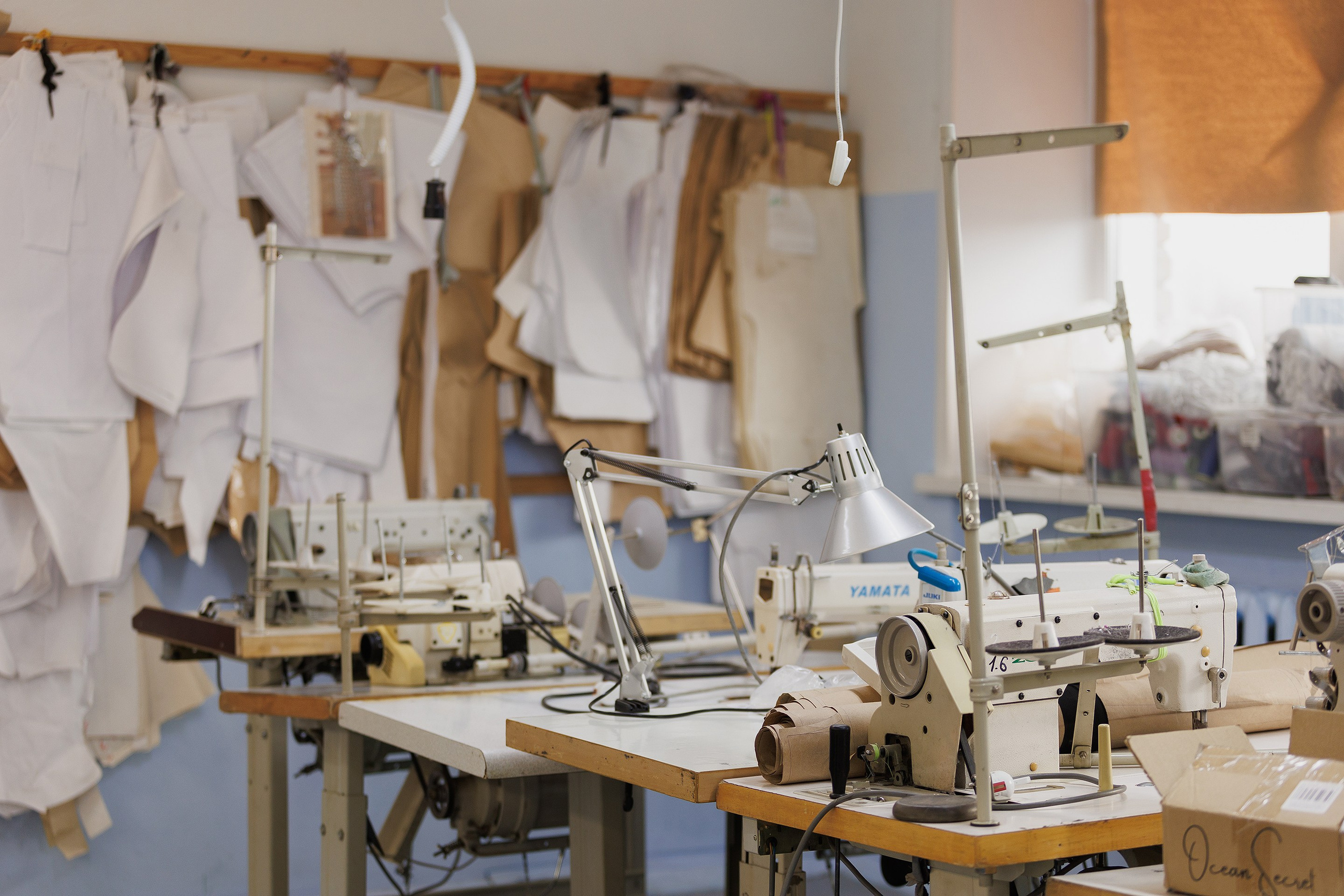 Фотосъемка швейного производства. Профессиональный фотограф в Новосибирске