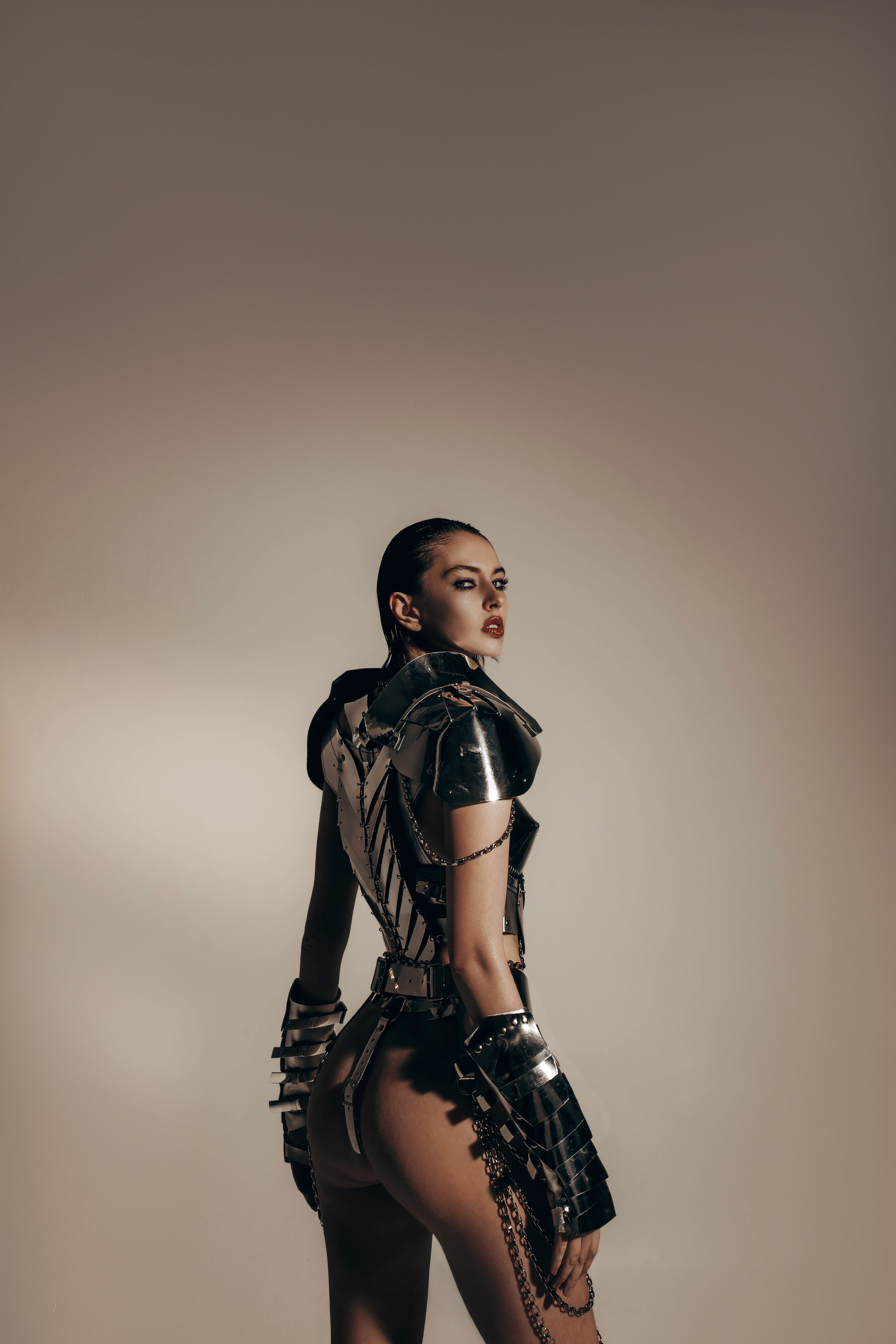 Chains. Портретный фотограф Крис