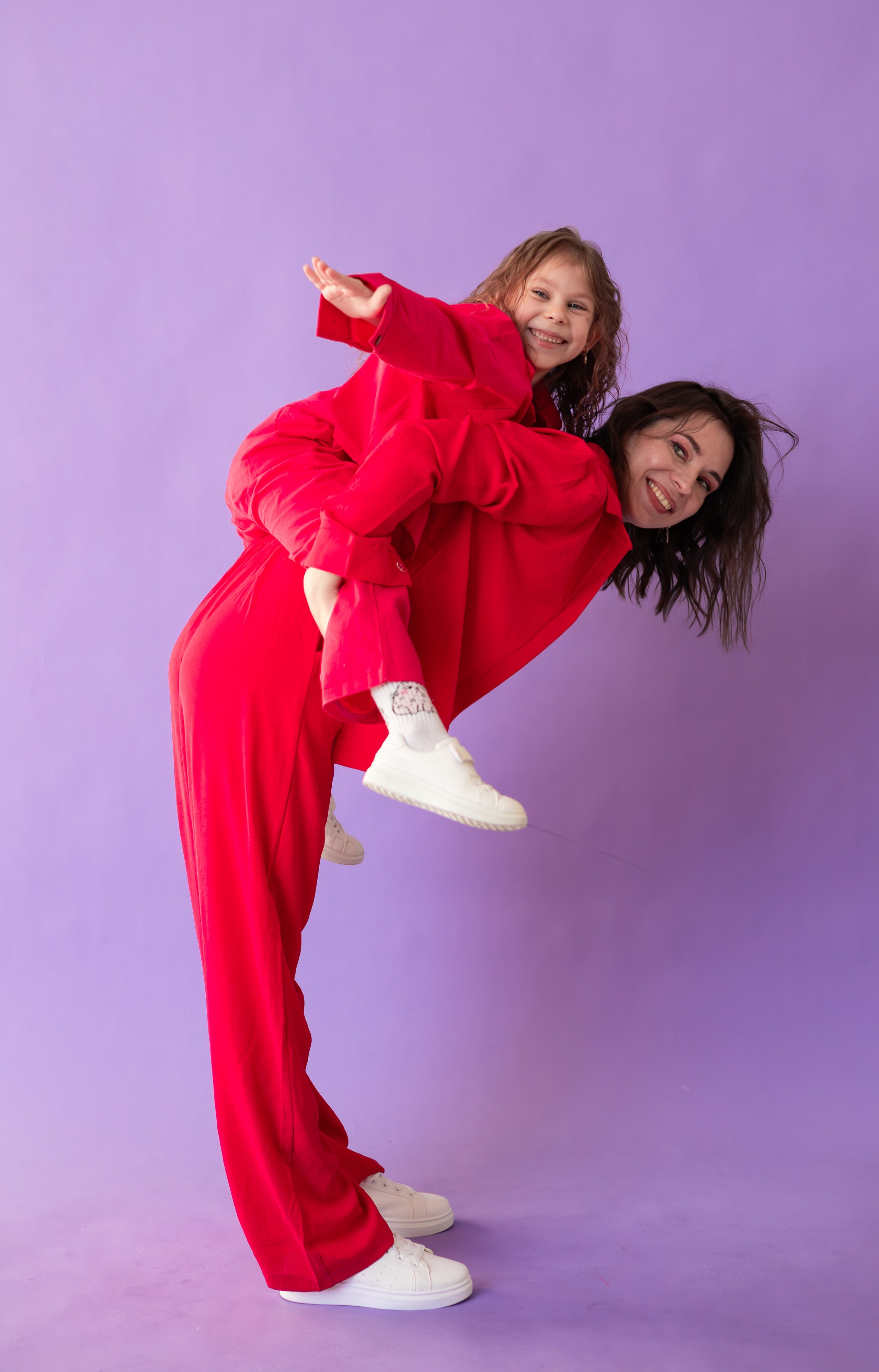 Елизавета и Василиса. Фотосессия в студии «Color Mood». Портретный фотограф Панферова Регина г. Санкт-Петербург, г. Казань