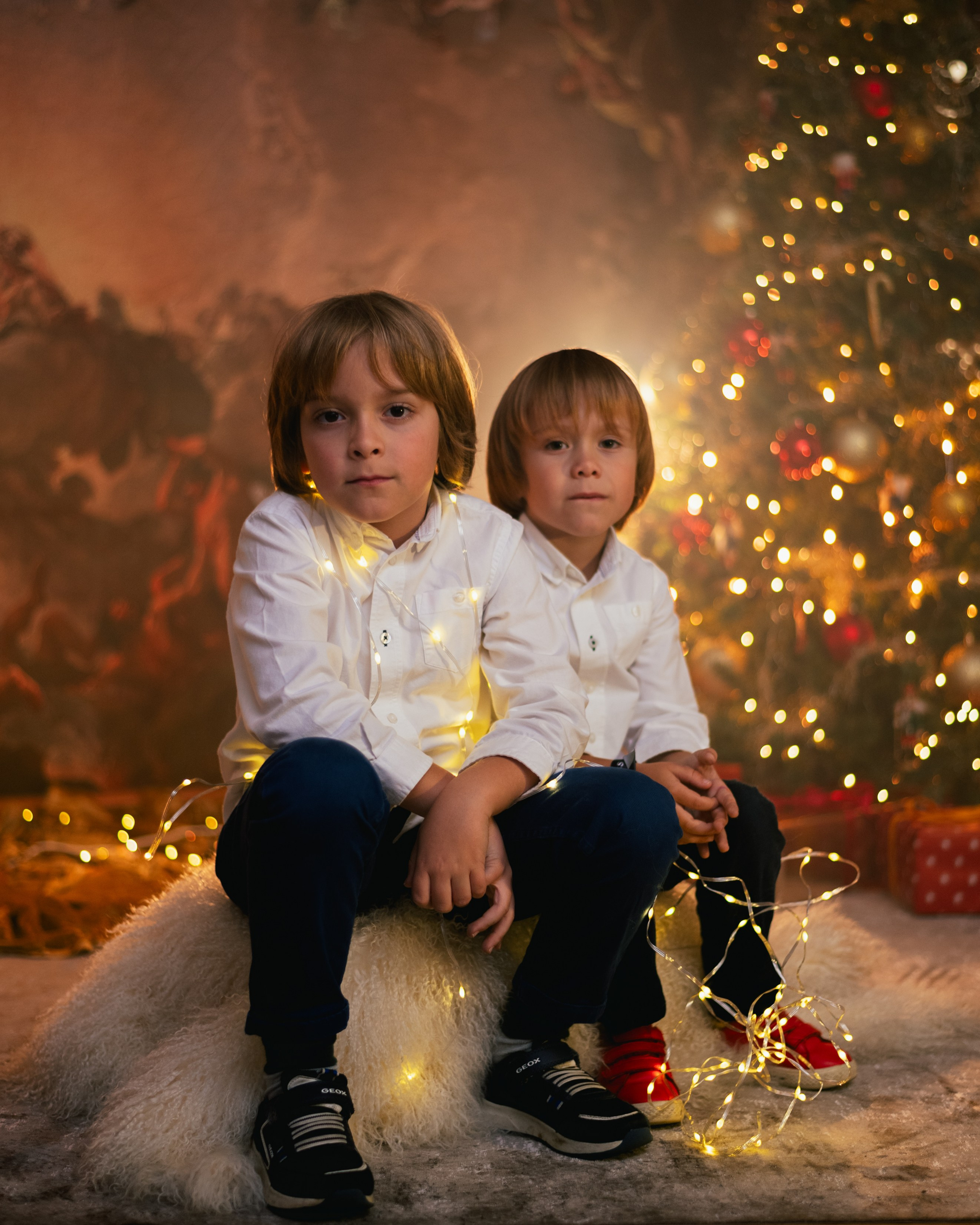 CHRISTMAS FOR VIKTOR AND ALEKSANDR. Anastasiia Antoniuk portrait, family and couple photographer, Portugal