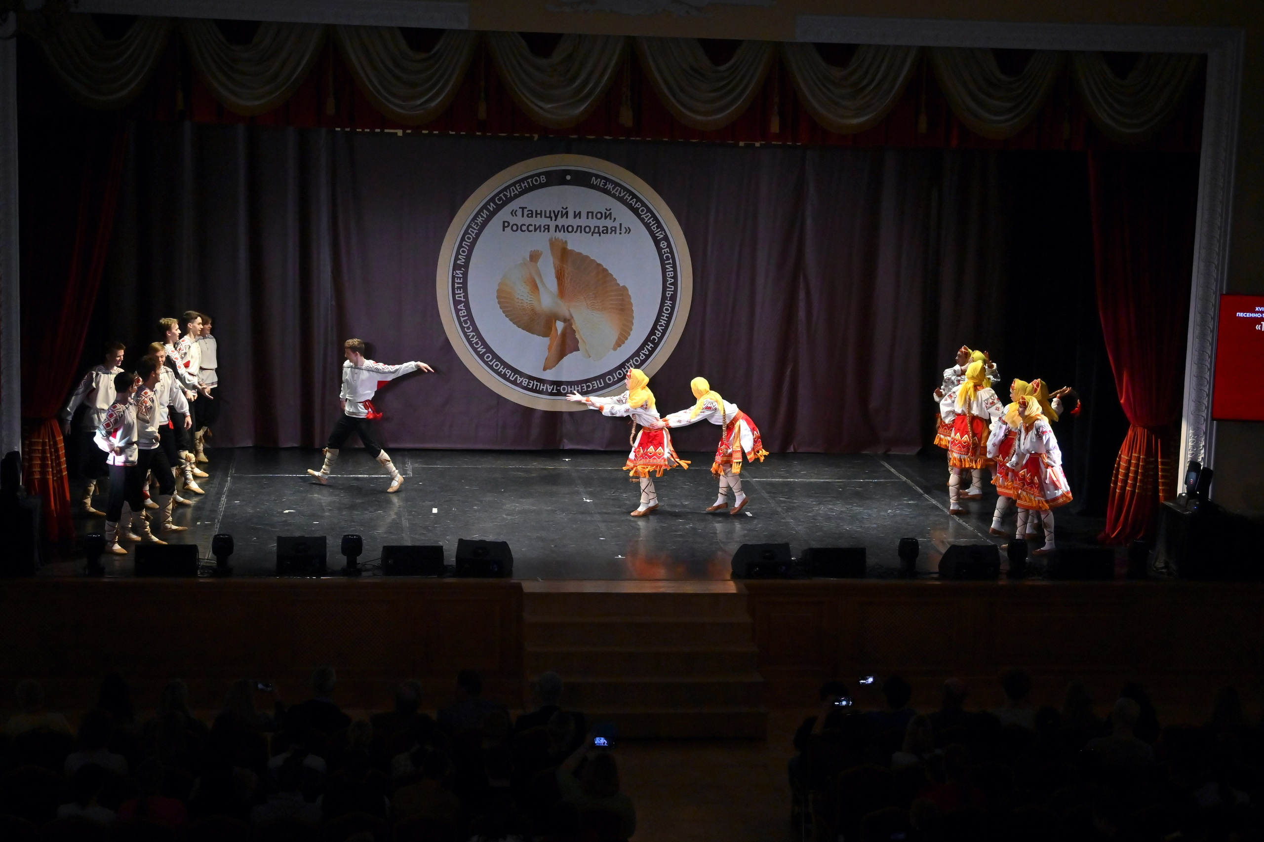 Гала-концерт. Танцуй и пой, Россия Молодая! 22.04.2024. Профессиональный фотограф в Москве Алёна Котова