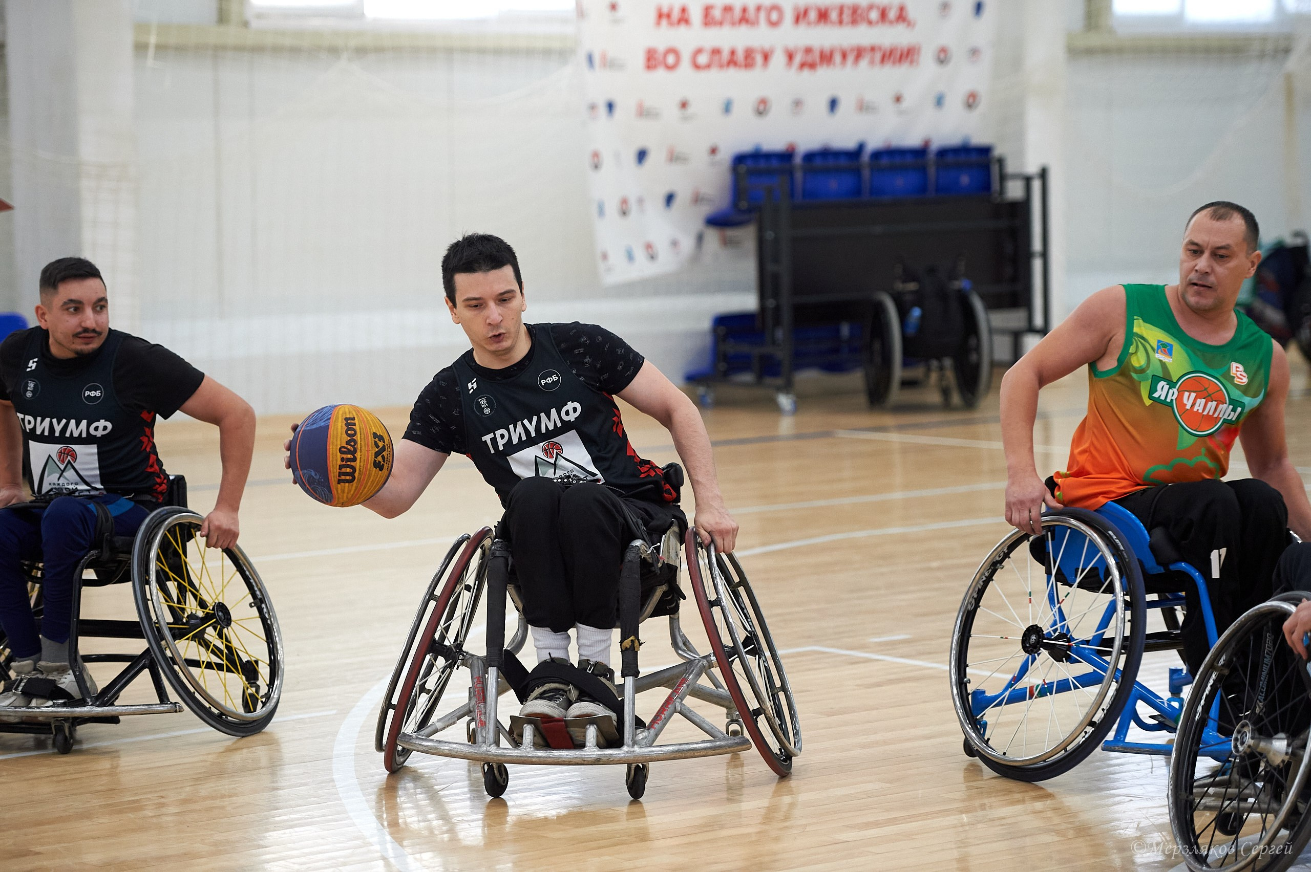X традиционный Рождественский турнир по баскетболу на колясках. Ижевск. Спортивный репортажный фотограф в Ижевске Сергей Мерзляков