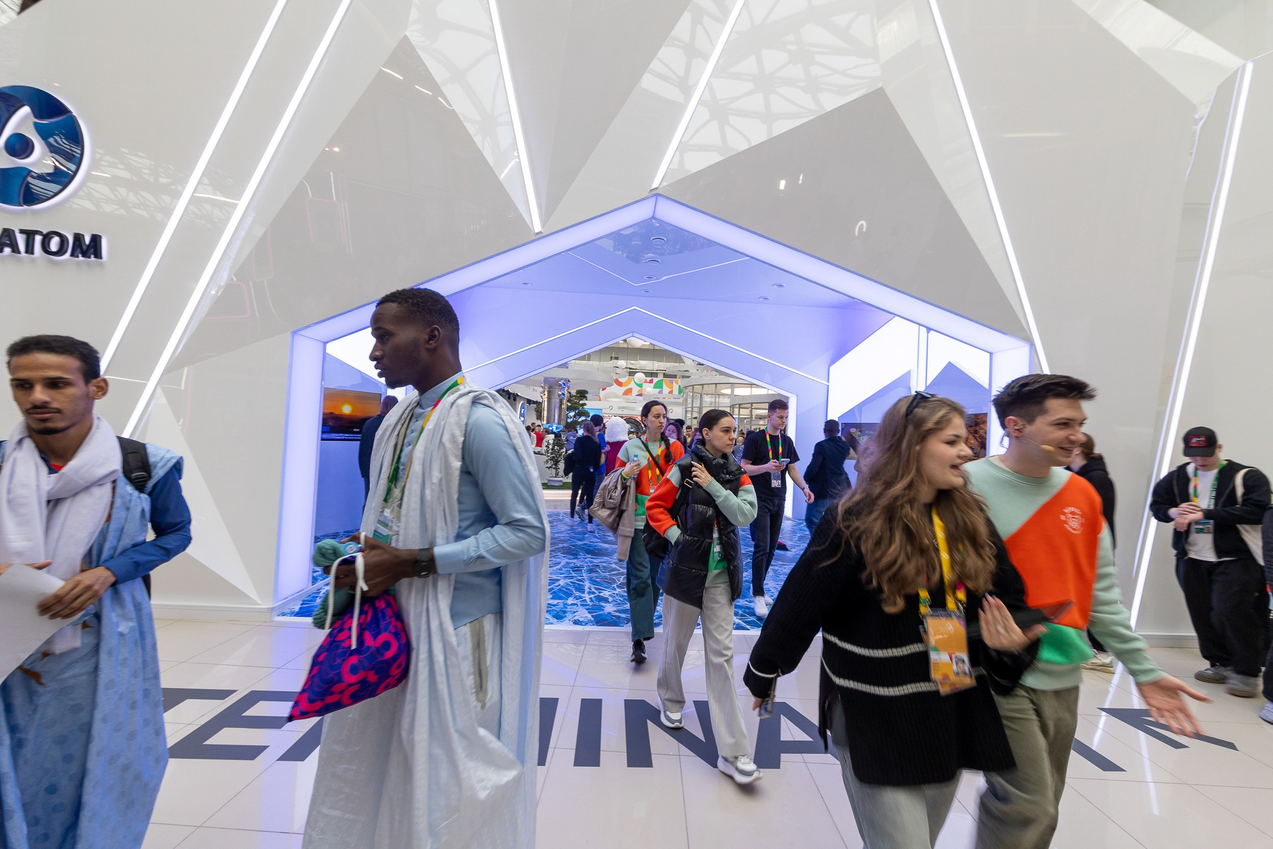 Всемирный фестиваль молодёжи в Сочи. RetroChic Фото