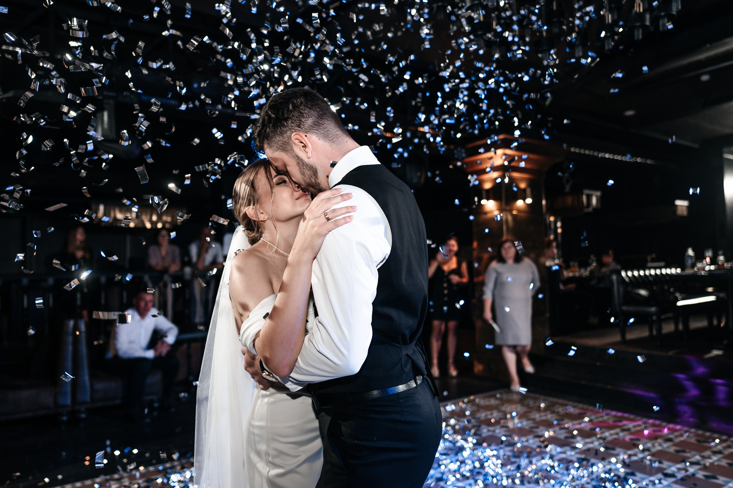 Даниил и Валерия. Черная утка. Полный день. Фотограф Екатерина Бочарникова