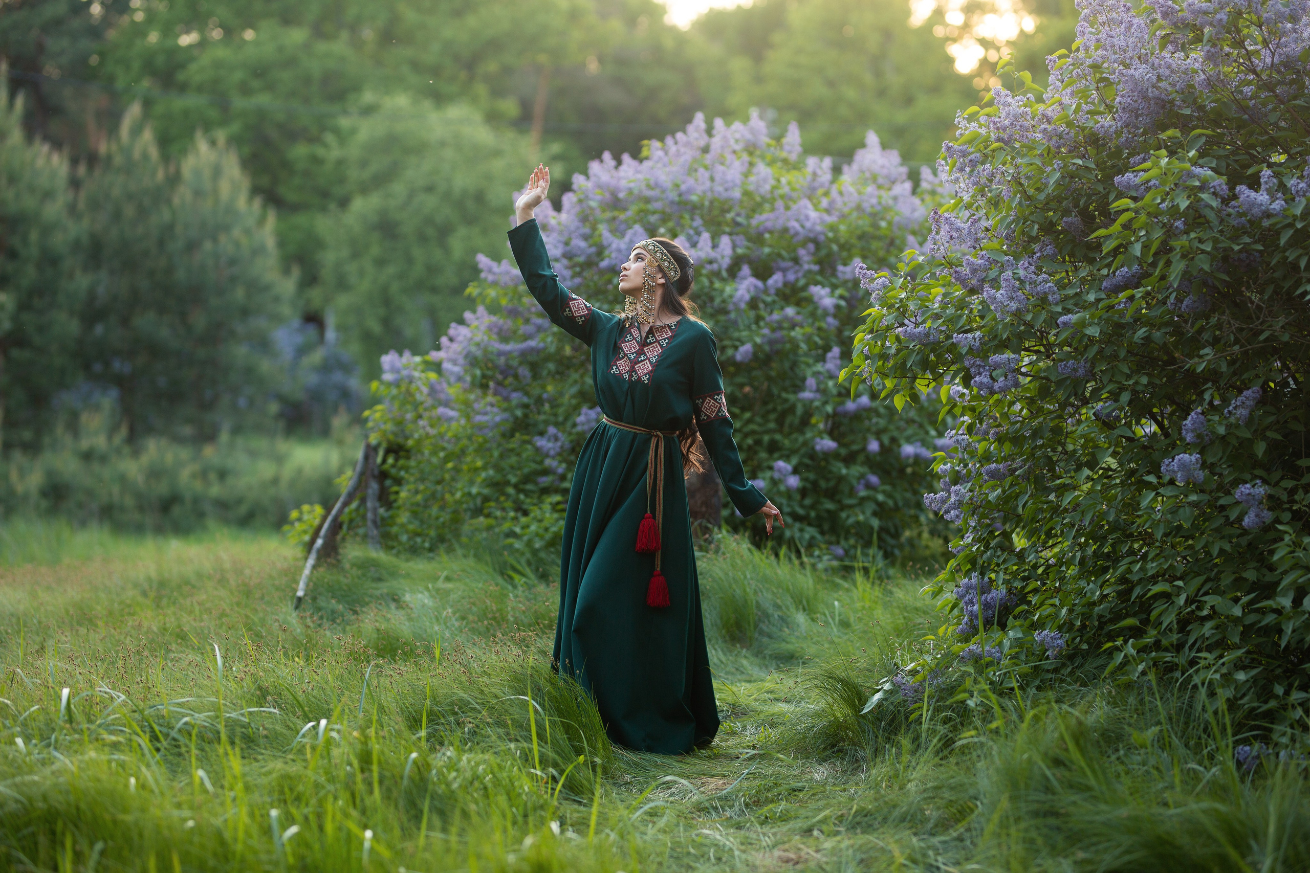Прокат костюмов в русском стиле в Нижнем Новгороде. Русская и славянская одежда. Современна русская одежда