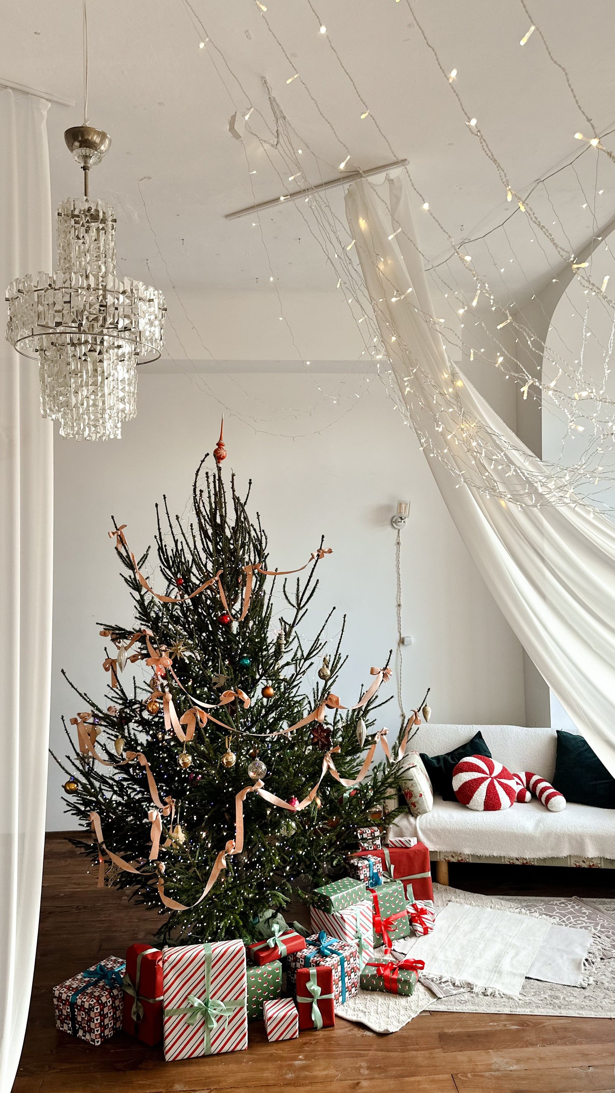 Примерное оформление фотостудии «Берлин» , Новый год 2025–2026 гг. Семейный и детский фотограф в Краснодаре Анна Трашкова