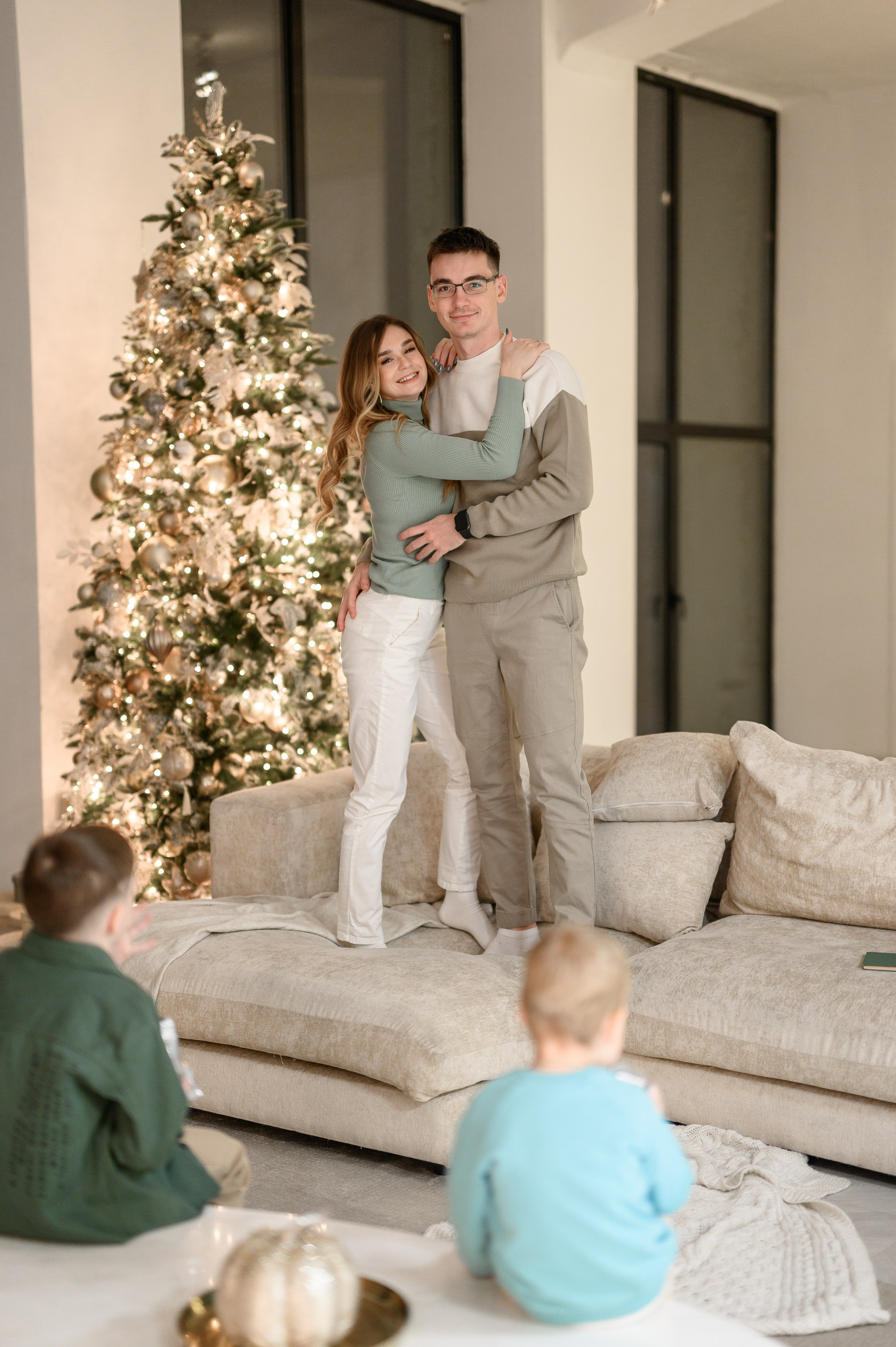 Семейная новогодняя фотосессия в фотостудии Мимика, зал Мия. Semerlina.ru