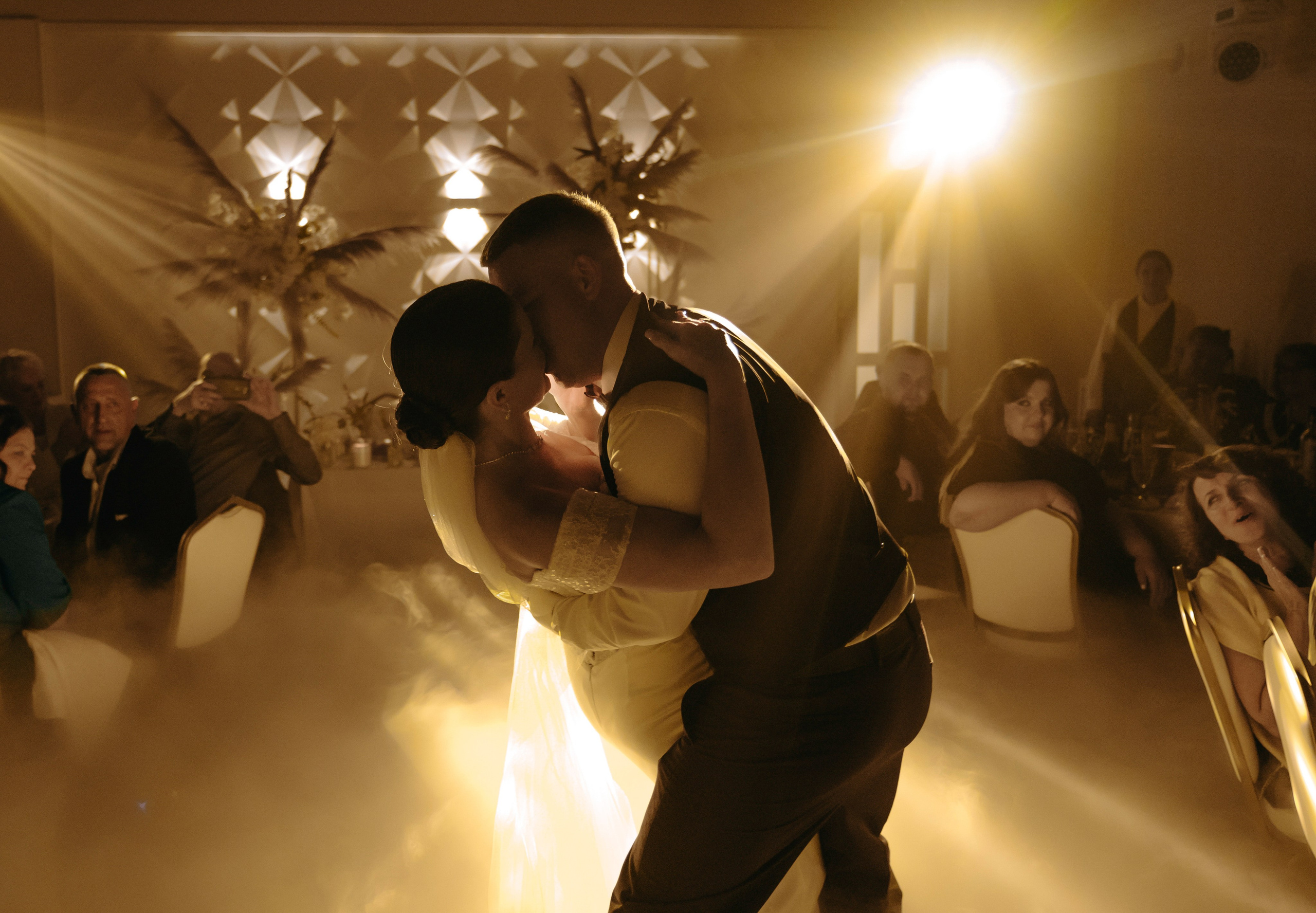 Живи, пока живется, пока бушует кровь. Свадебный фотограф в Минске Вадим Бурчик