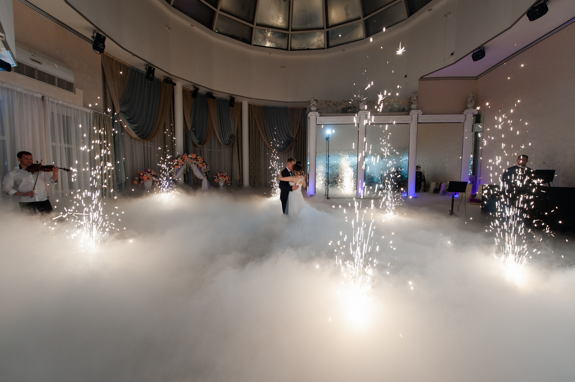 Свадебный и семейный фотограф в Омске Мормулев Михаил. Свадебный и семейный фотограф в Омске Мормулев Михаил