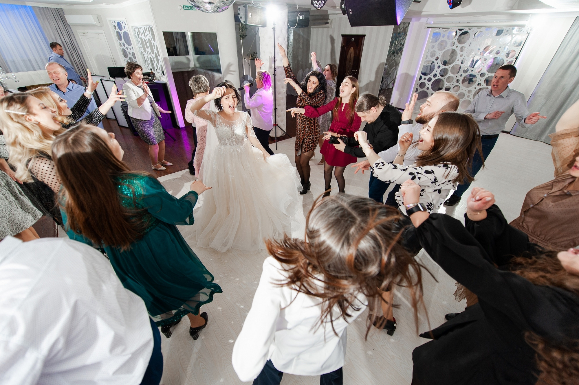 Свадебный и семейный фотограф в Омске Мормулев Михаил. Свадебный и семейный фотограф в Омске Мормулев Михаил