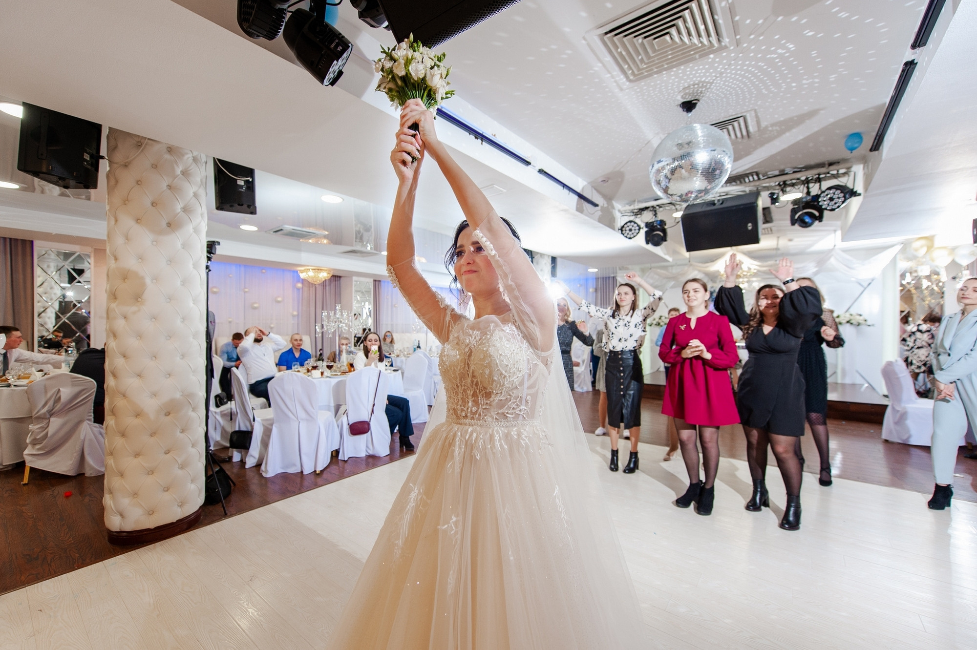 Свадебный и семейный фотограф в Омске Мормулев Михаил. Свадебный и семейный фотограф в Омске Мормулев Михаил