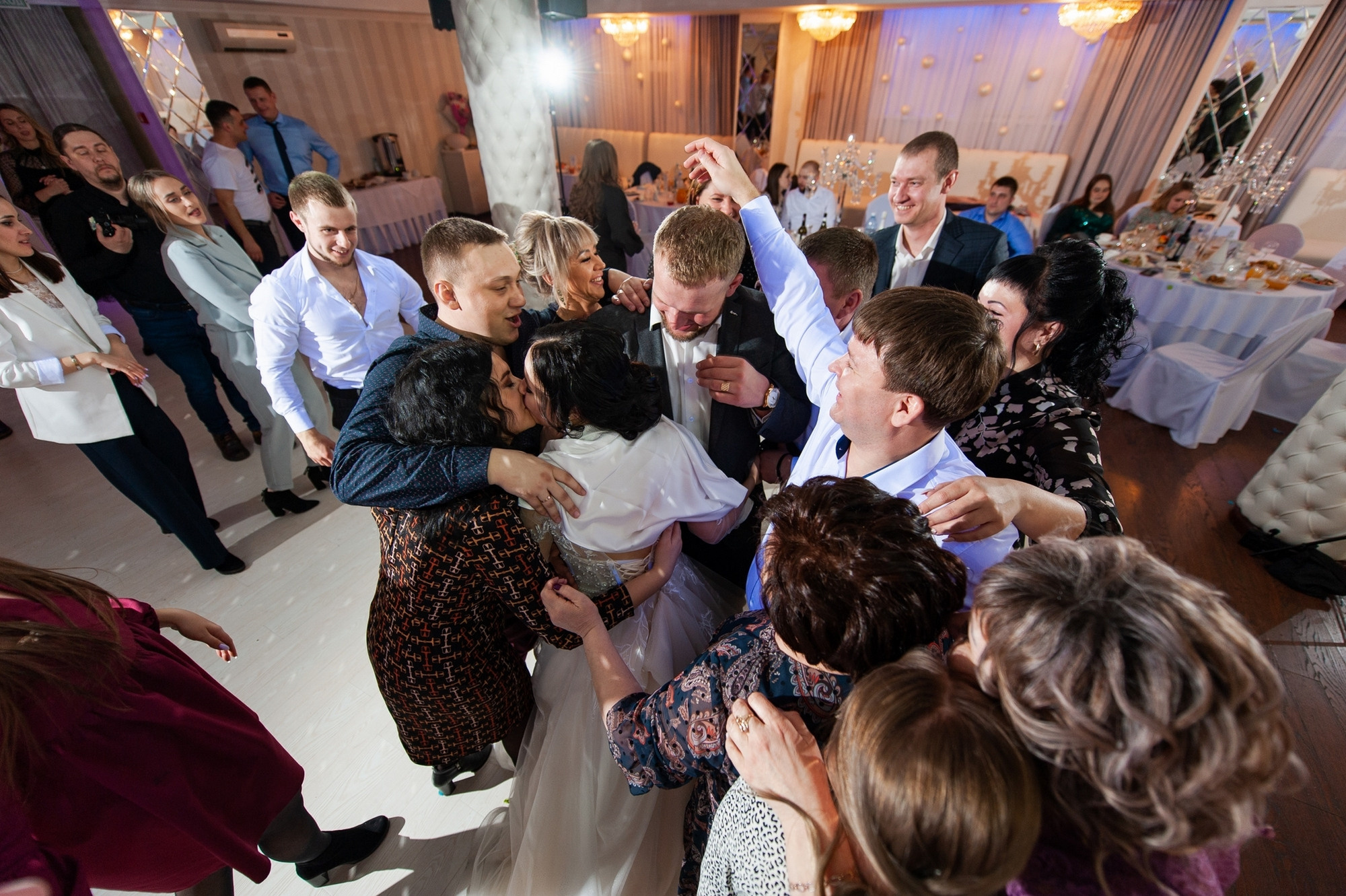 Свадебный и семейный фотограф в Омске Мормулев Михаил. Свадебный и семейный фотограф в Омске Мормулев Михаил