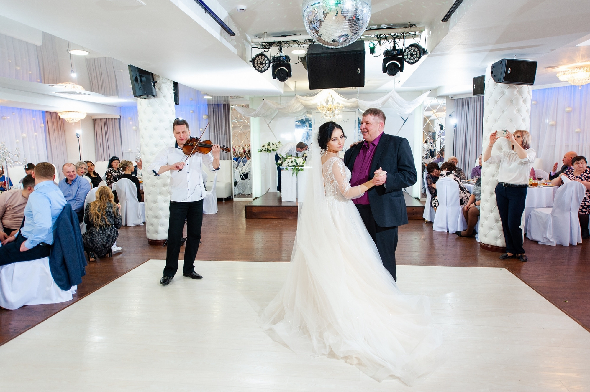 Свадебный и семейный фотограф в Омске Мормулев Михаил. Свадебный и семейный фотограф в Омске Мормулев Михаил