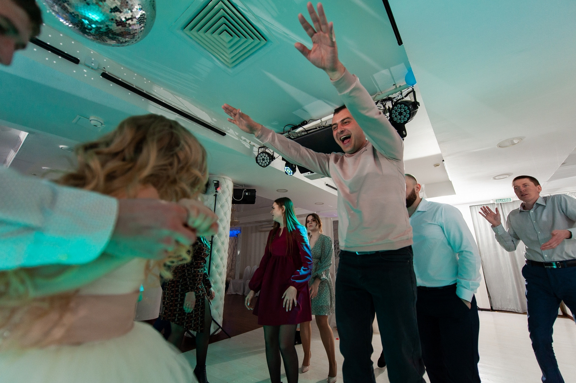 Свадебный и семейный фотограф в Омске Мормулев Михаил. Свадебный и семейный фотограф в Омске Мормулев Михаил