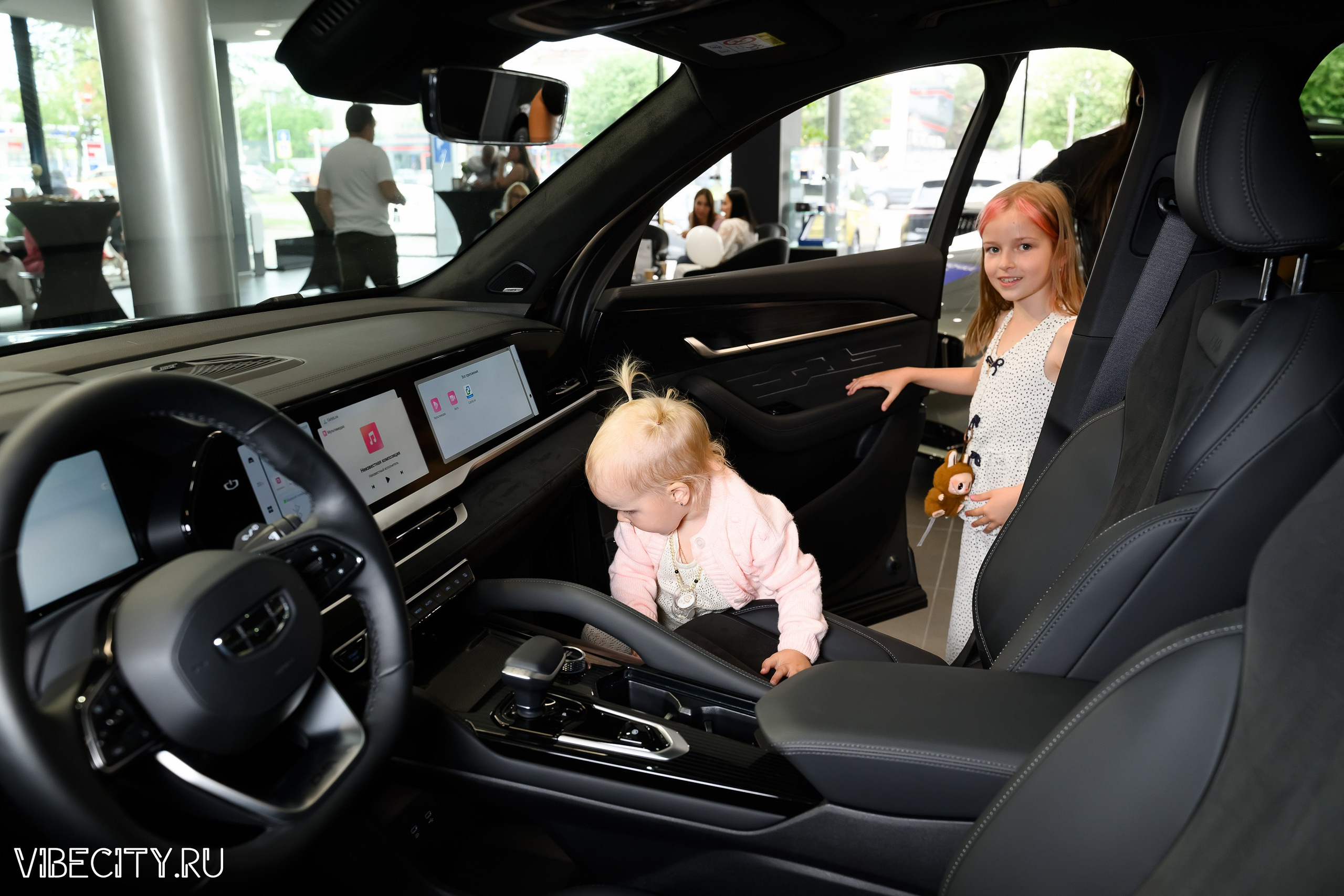 Презентация Geely Manjaro. VIBECITY.RU Вайб Сити Ру Фоторепортажи Фотоотчеты Калининград