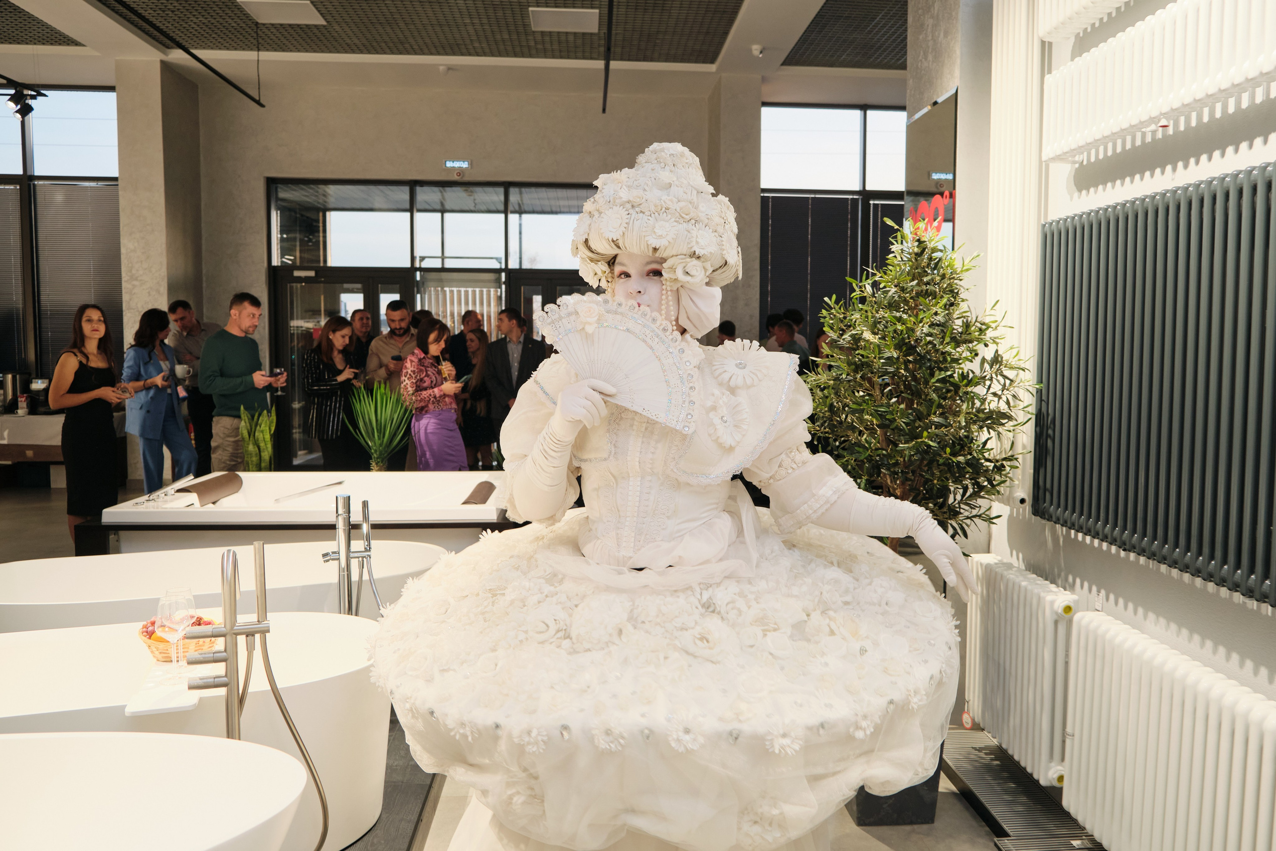 Открытие салона 100 градусов. Антон Ив