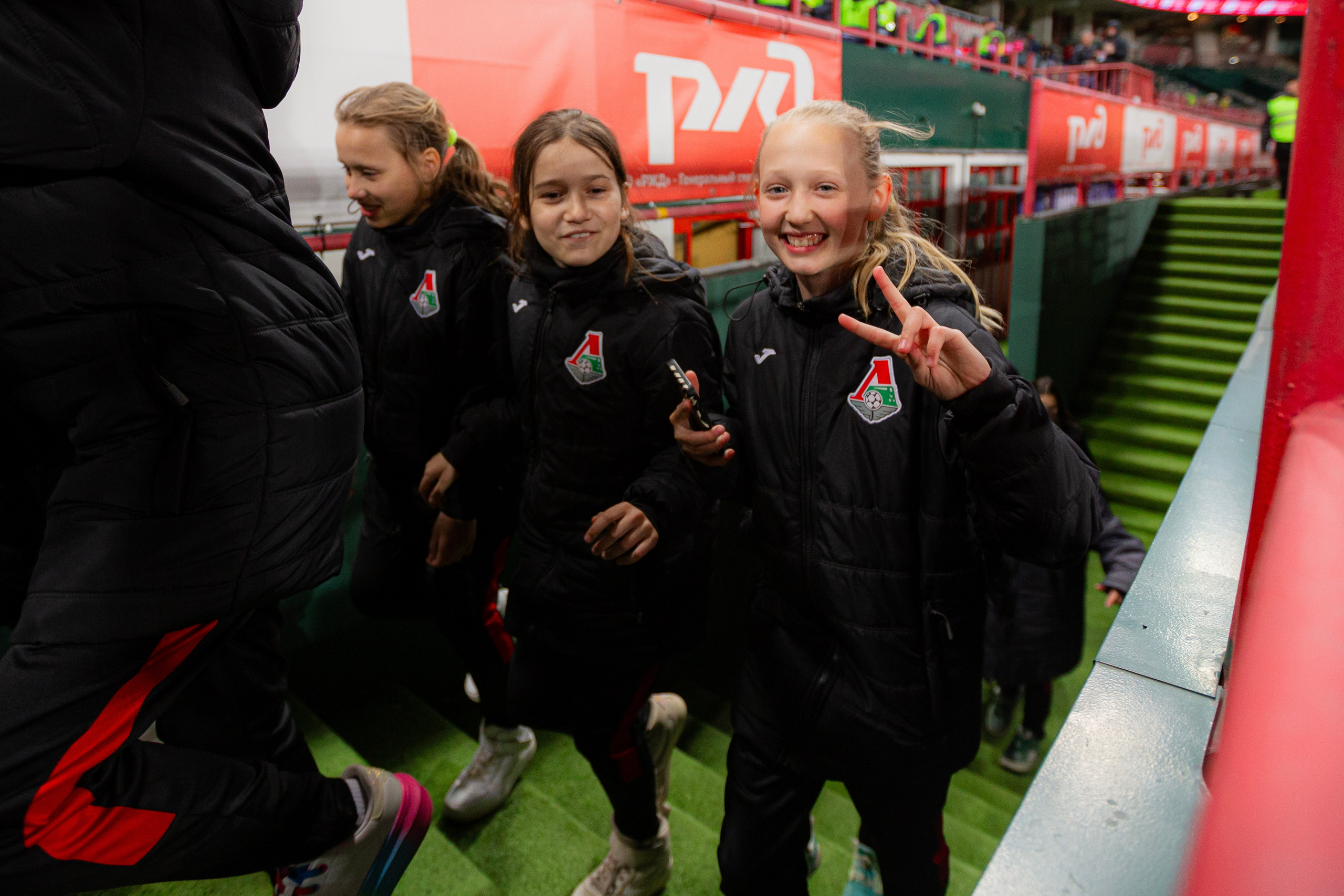 НАГРАЖДЕНИЕ ЖЕНСКОГО ОТДЕЛЕНИЯ АКАДЕМИИ ФК ЛОКОМОТИВ. Artem Zenin Photography