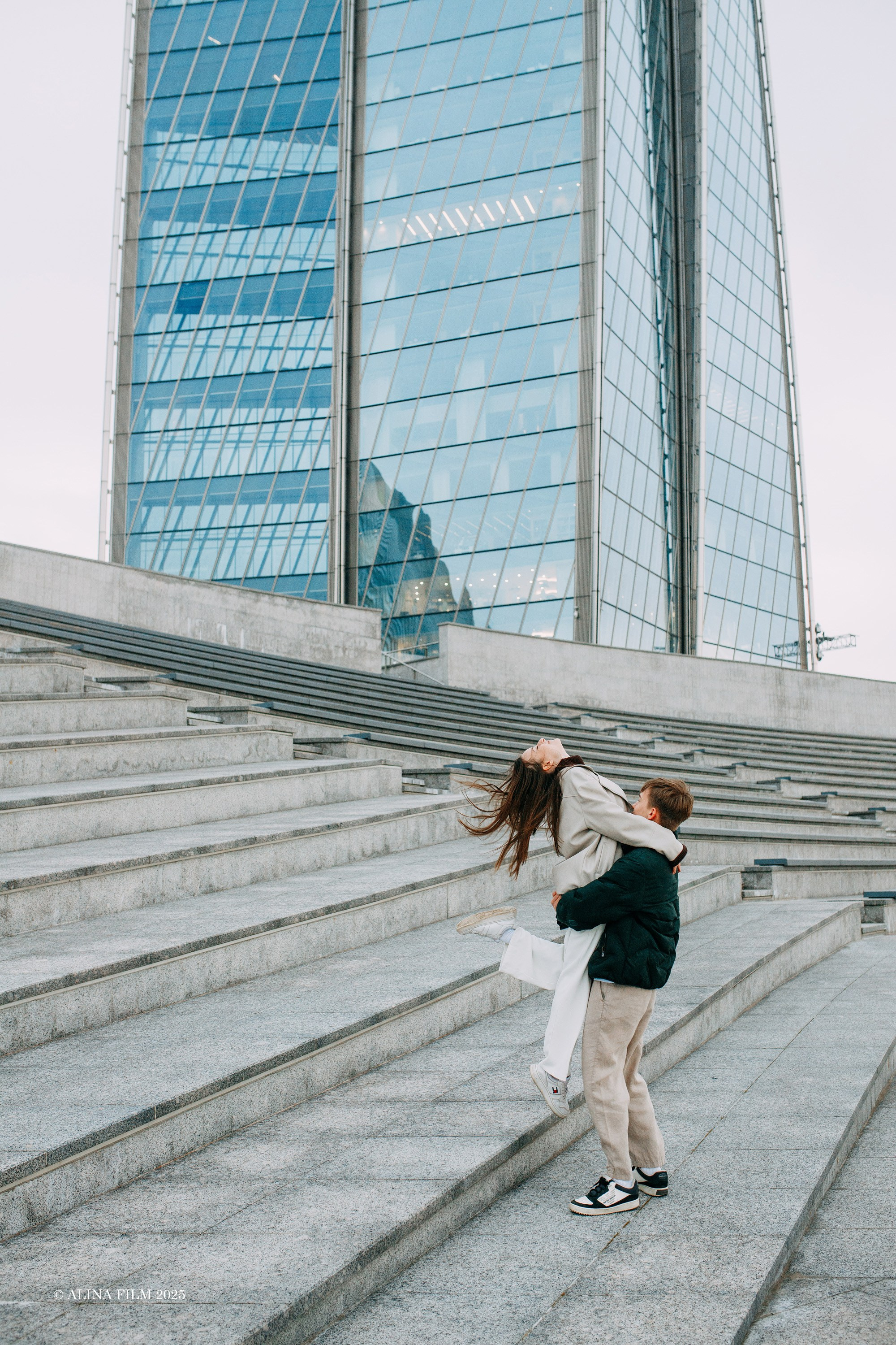 Фотосессия у Лахты (лавстори). Фотограф в Санкт-Петербурге Alina Film