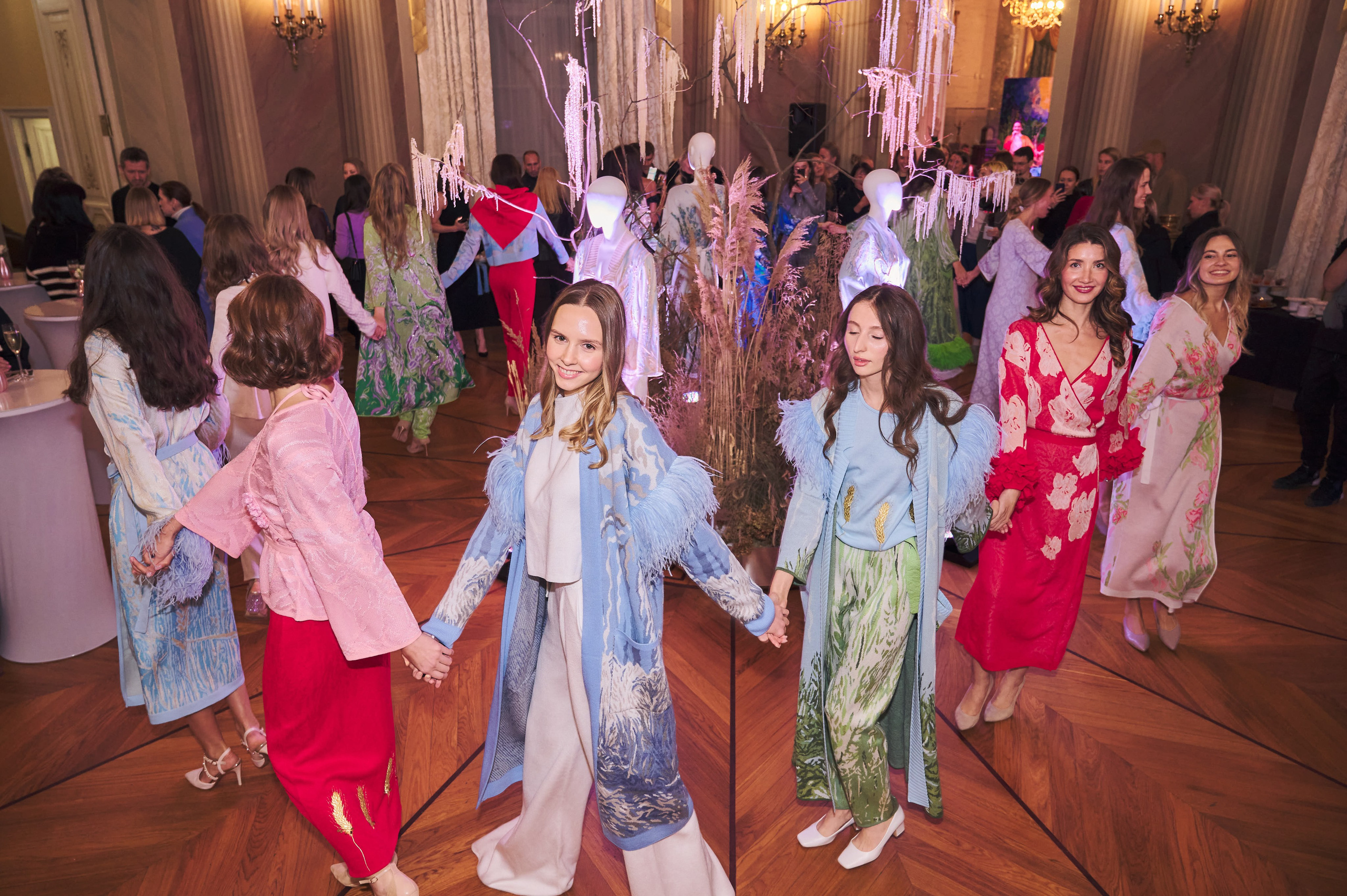 21.09.22 Люблино — Показ коллекции платьев. Никита Хохловский фото и видео продакшн