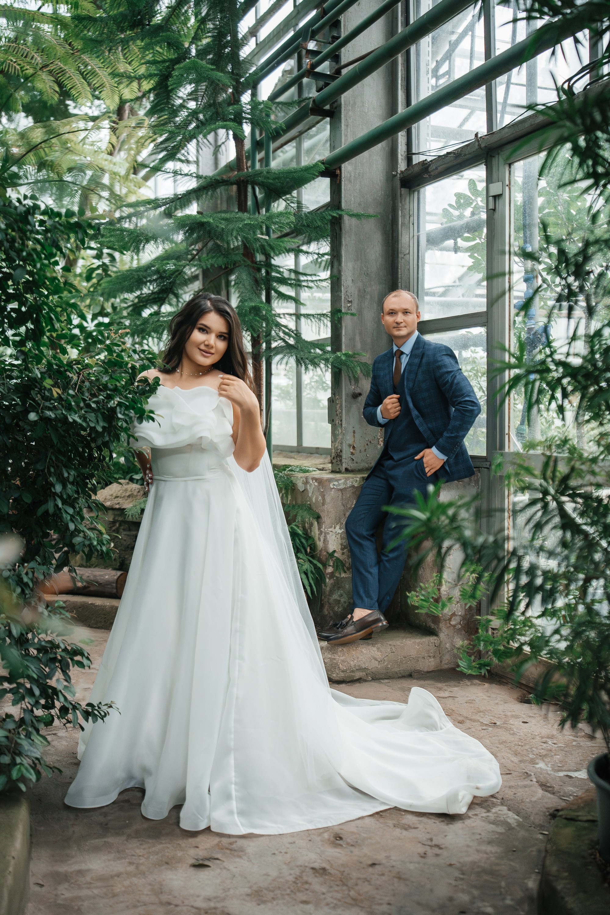 Свадебная фотосессия в оранжерее Ботанического сада им. Цицина. Свадебный и репортажный фотограф-видеограф Москва и Московская область