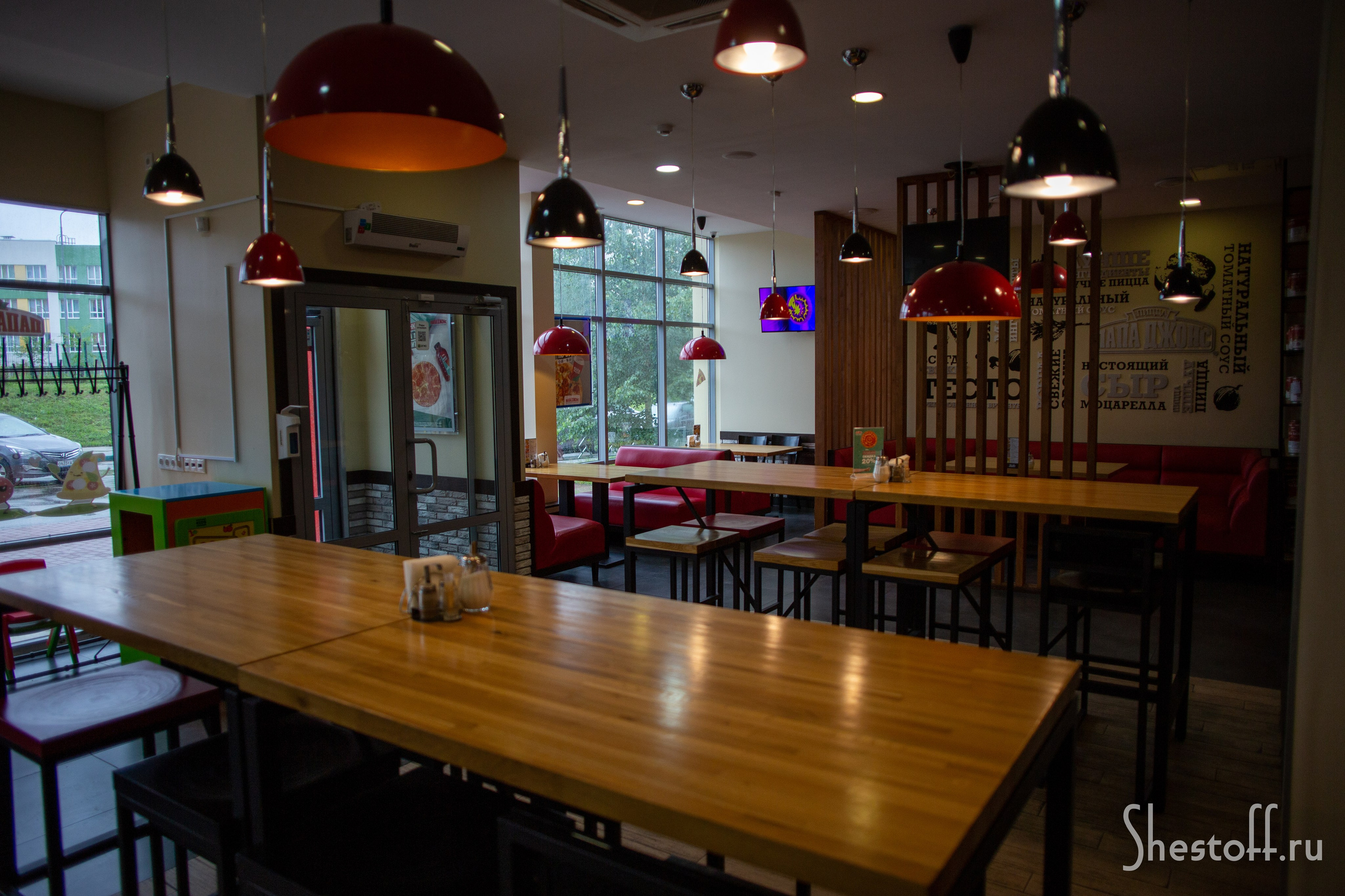 Интерьерная съемка для пиццерии «Папа Джонс». Сергей Шестов фотограф из Нижнего Новгорода