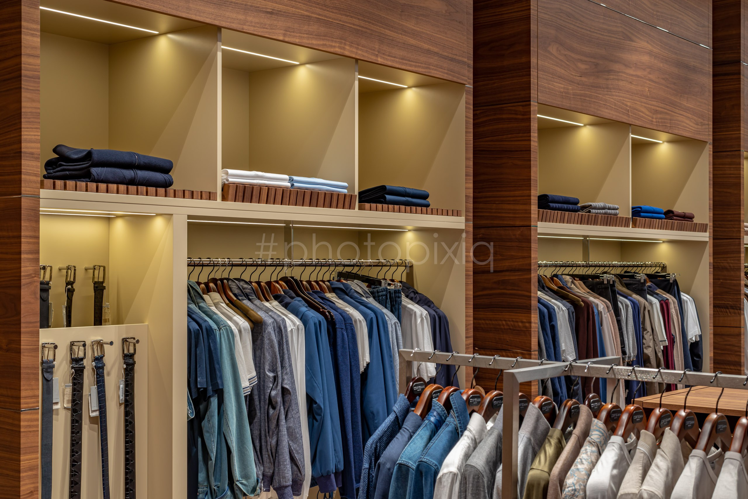 Интерьерная съёмка магазина одежды CORTIGIANI. Интерьерная съёмка и виртуальные туры — Интерьерный фотограф Кузнецов Сергей (photopixiq)