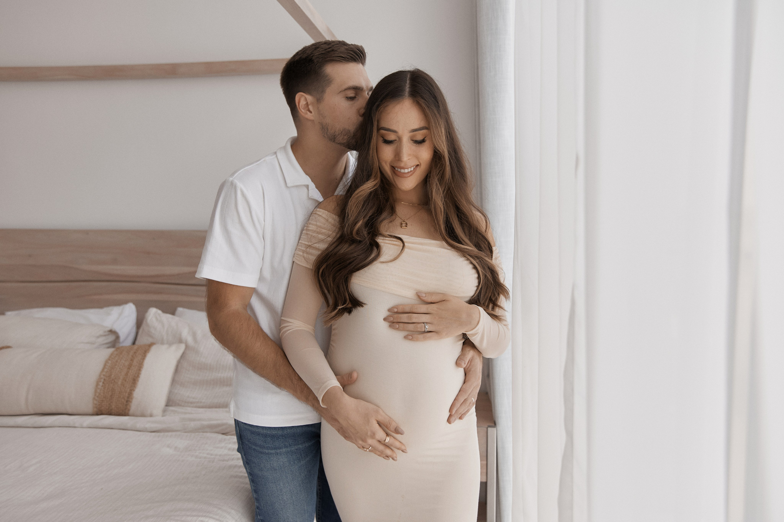 Cozy Pregnancy Photoshoot Dubai | At-Home Comfort