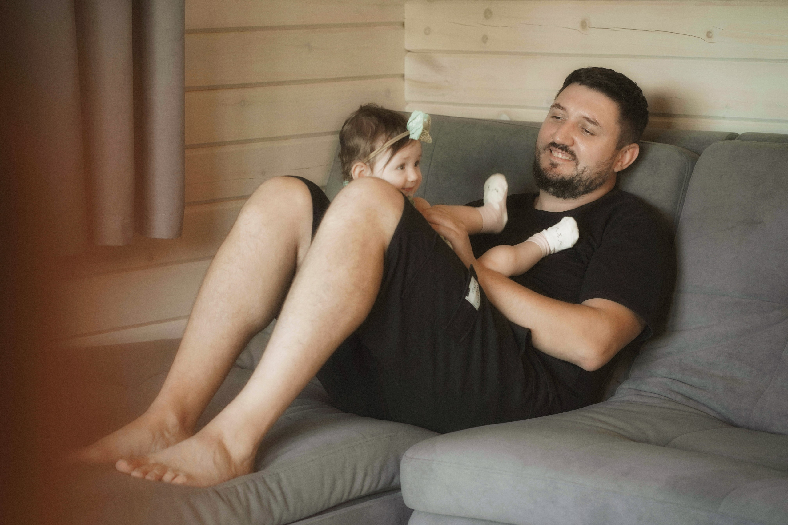 Семейная съемка дома. Выездной фотограф-видеограф в Республике Алтай Солоны Куюкова