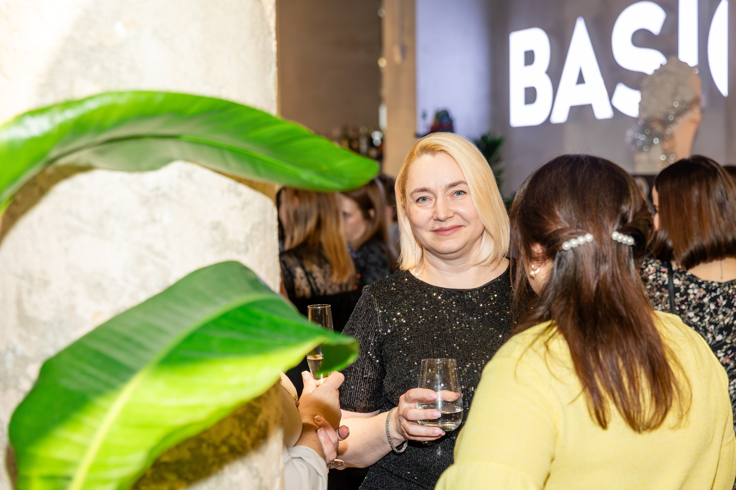 Новогодние корпоративы 2025. ILIAS BLACK — Фотограф свадеб и мероприятий в Минске и Беларуси