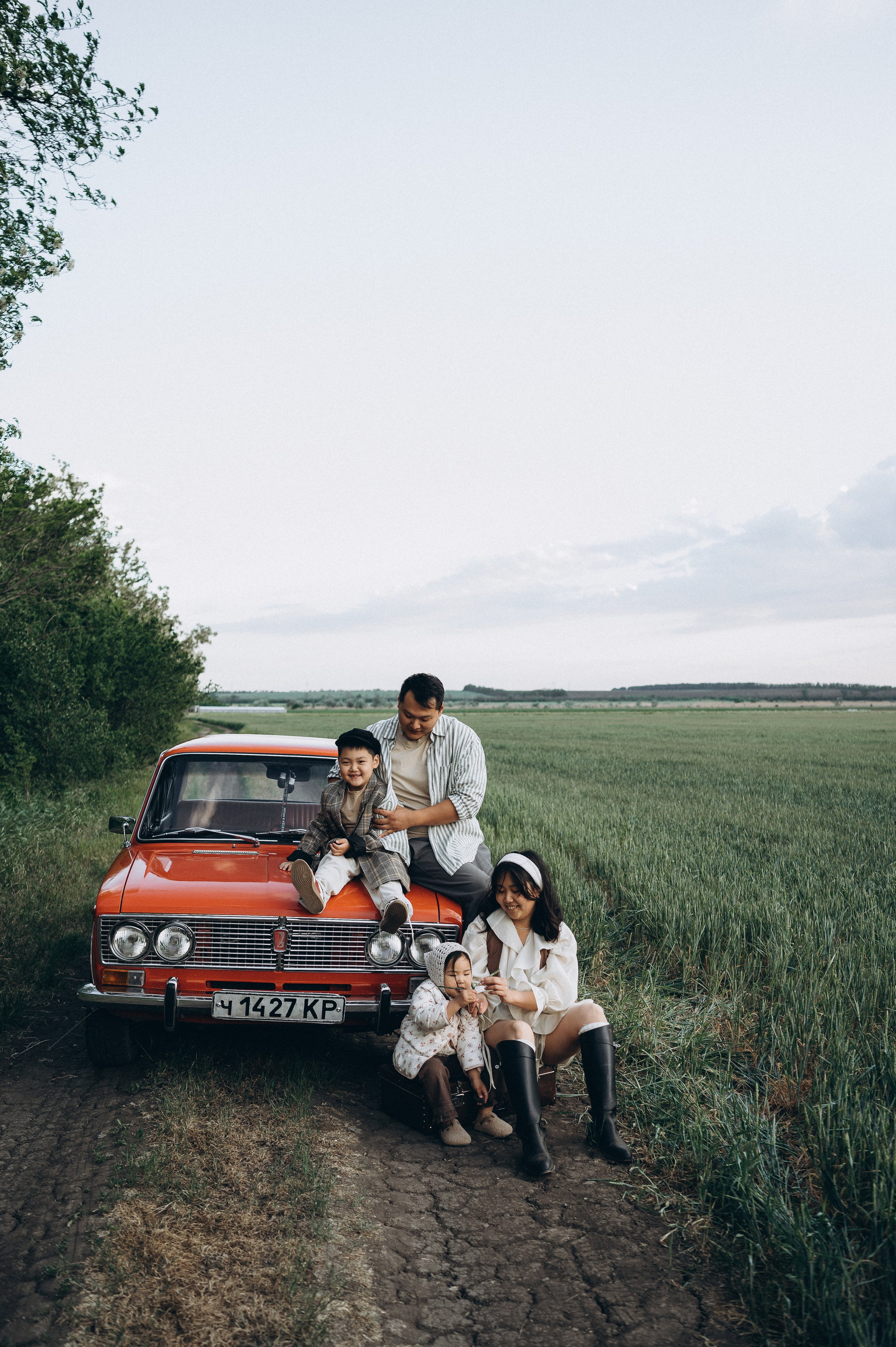 Семейная фотосессия с авто. Семейный фотограф Ростов-на-Дону Татьяна Соколова