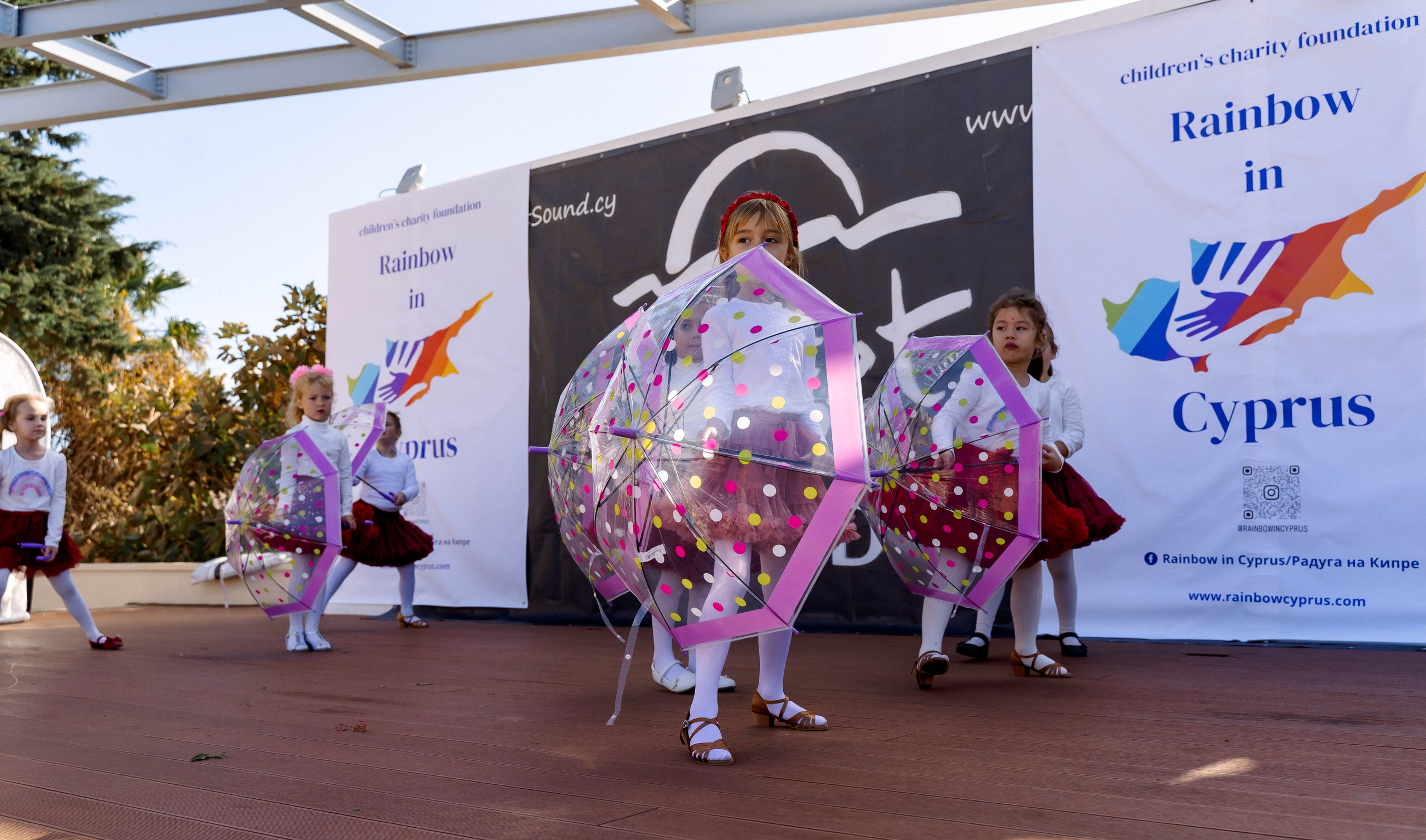 Новогодняя ярмарка от БФ «Радуга на Кипре». Свадебный и семейный фотограф Ирина Чернова