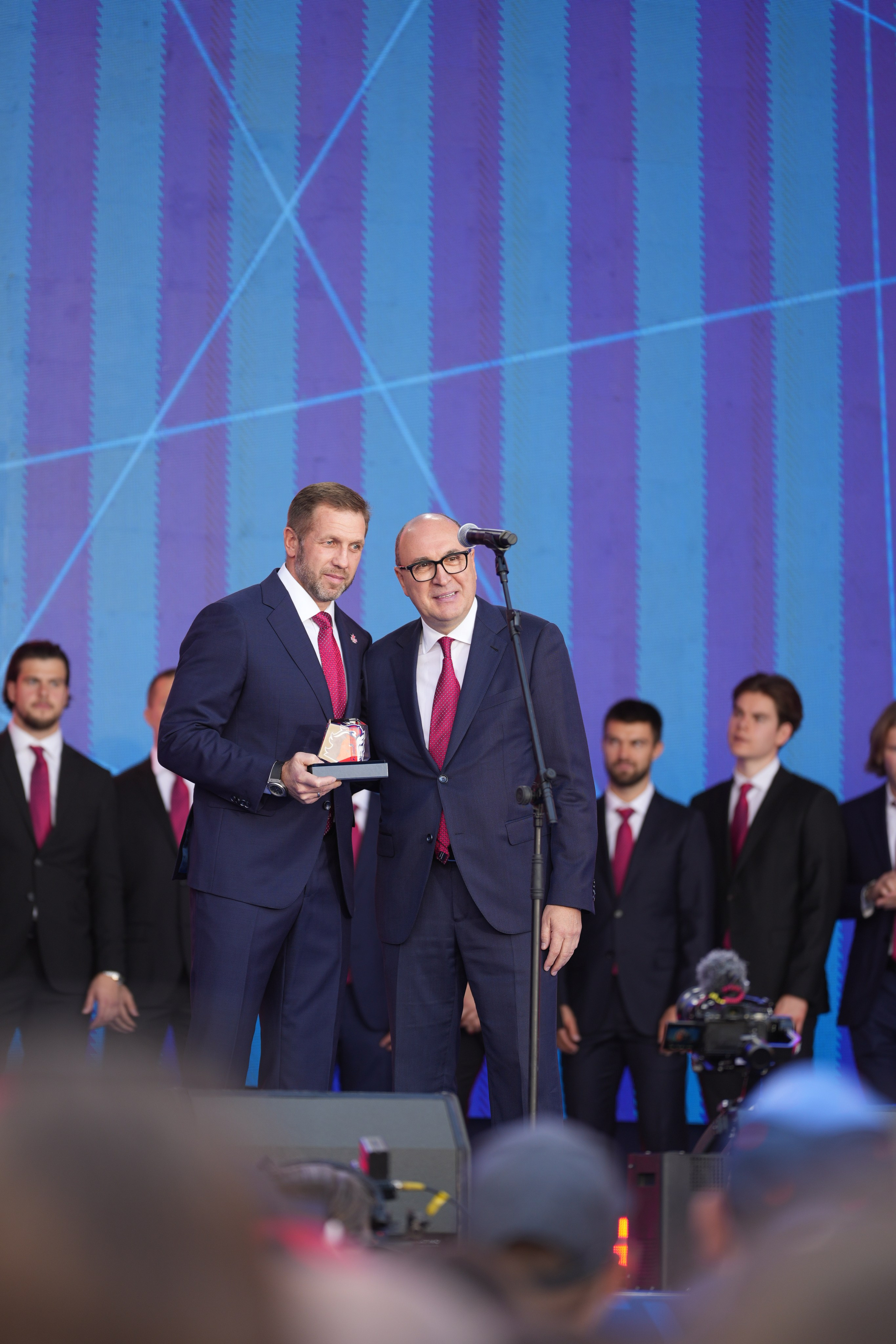 ЦСКА Фест 2024, фотографии хоккейного фестиваля от репортажного фотографа из Алматы Дениса Карпенко,. Сайт Алматинского НЮ АРТ, будуар и фэшн фотографа Дениса Карпенко