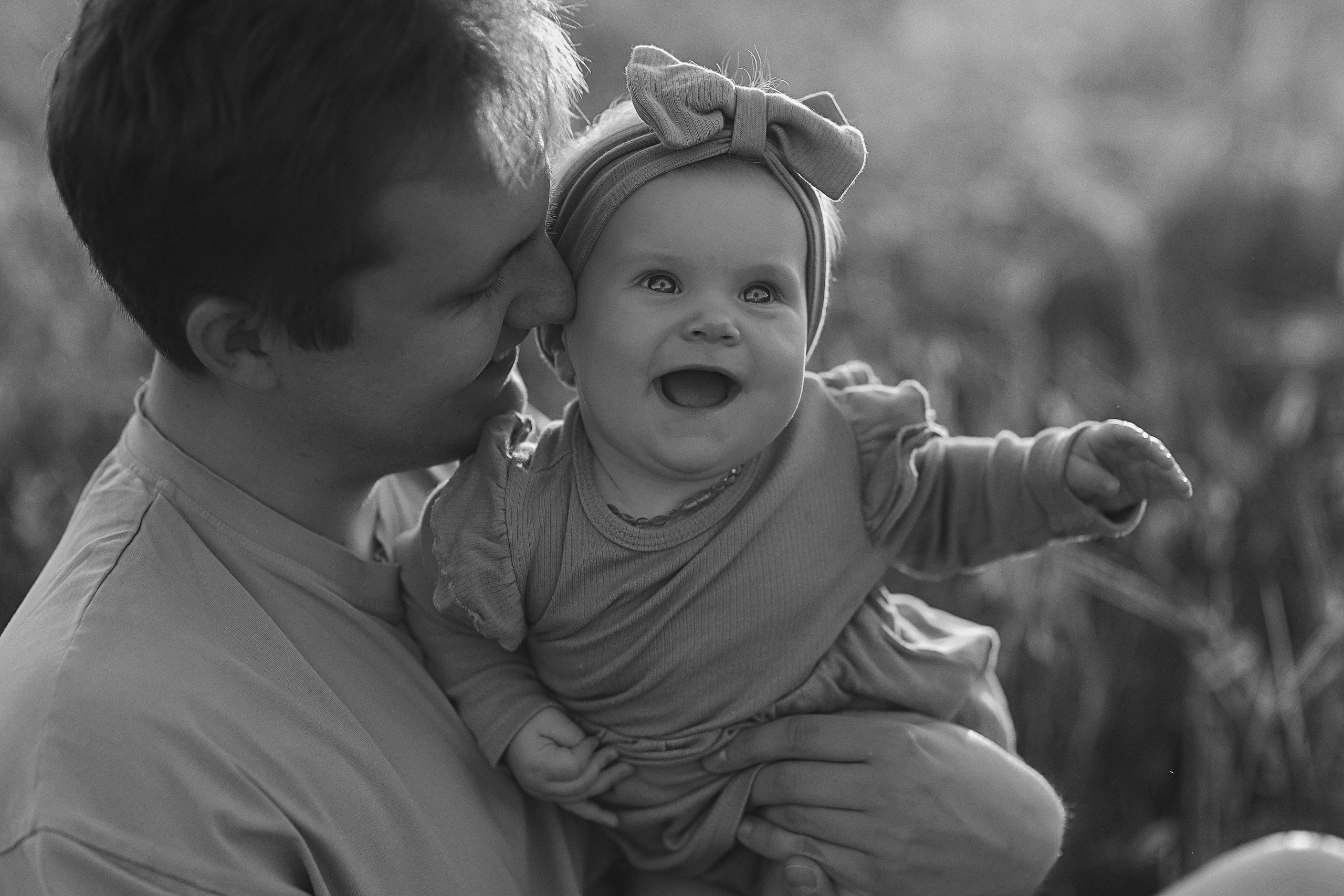 Закатное поле семейная. Семейный фотограф Тюмень, фотограф на роды Салмина Мария