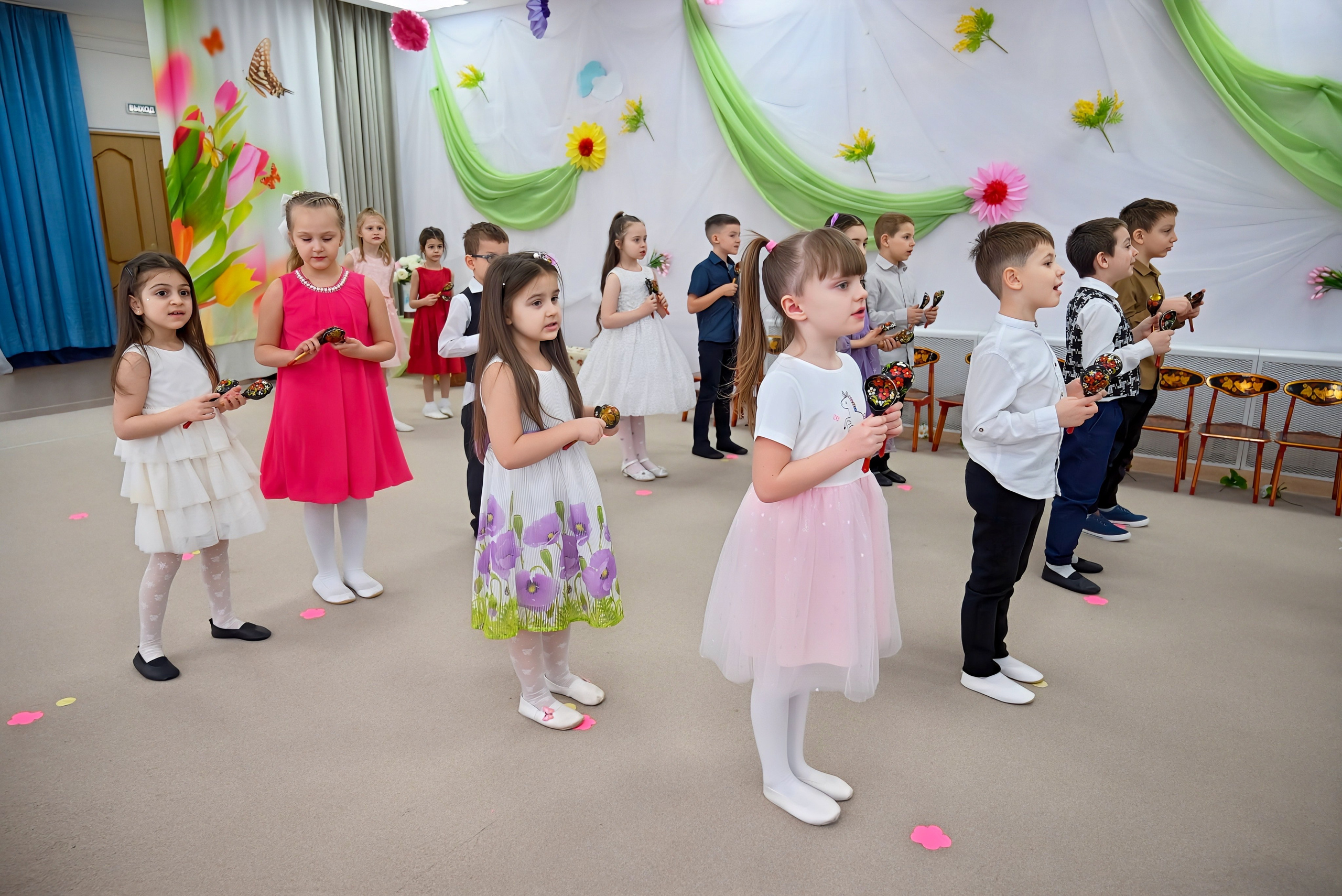 Праздник в группе Цветик семицветик. Семейный и детский фотограф Москва