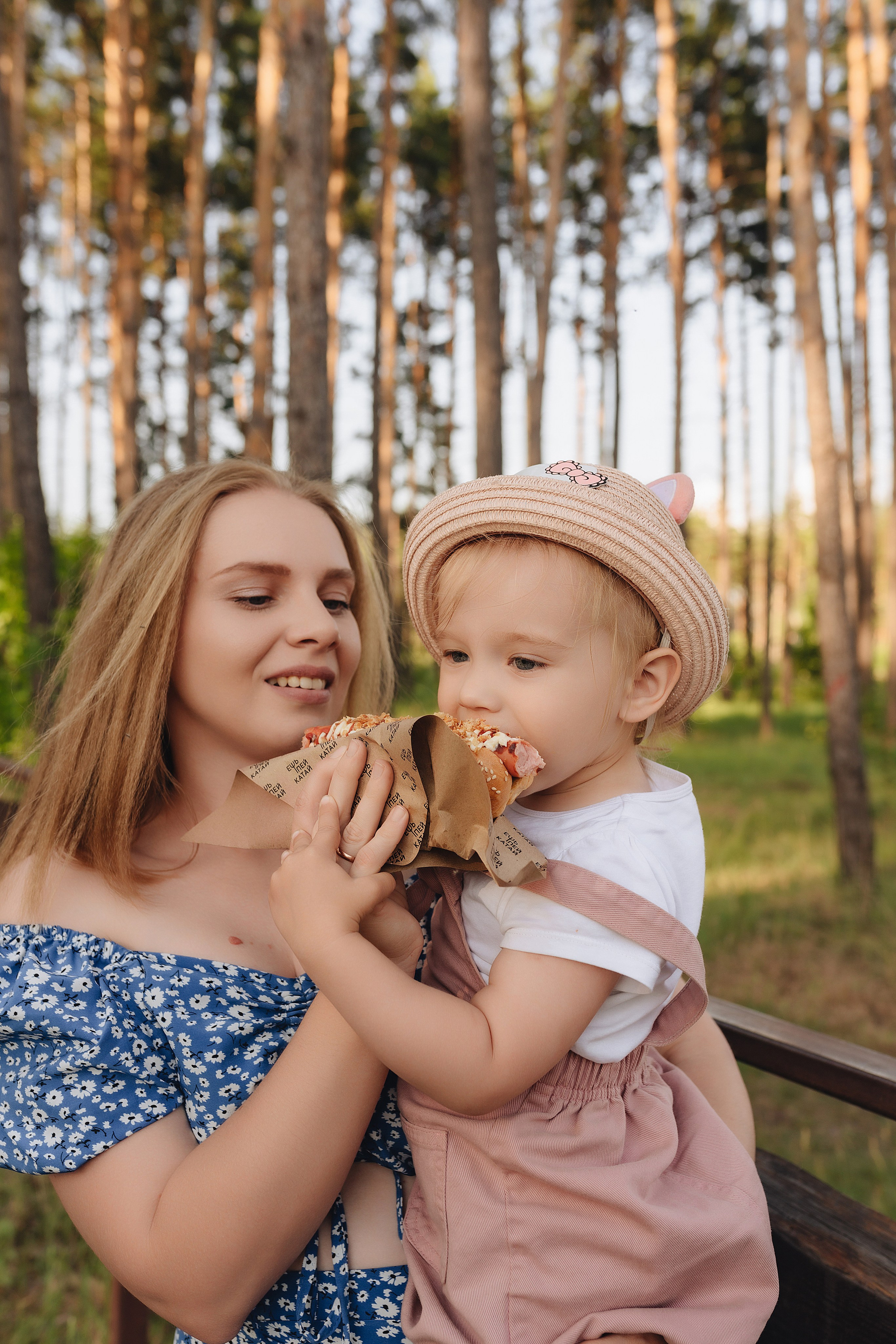 Семейная прогулка | Съемка для кофейни. Фотограф Карина Шмулёва. Воронеж и область