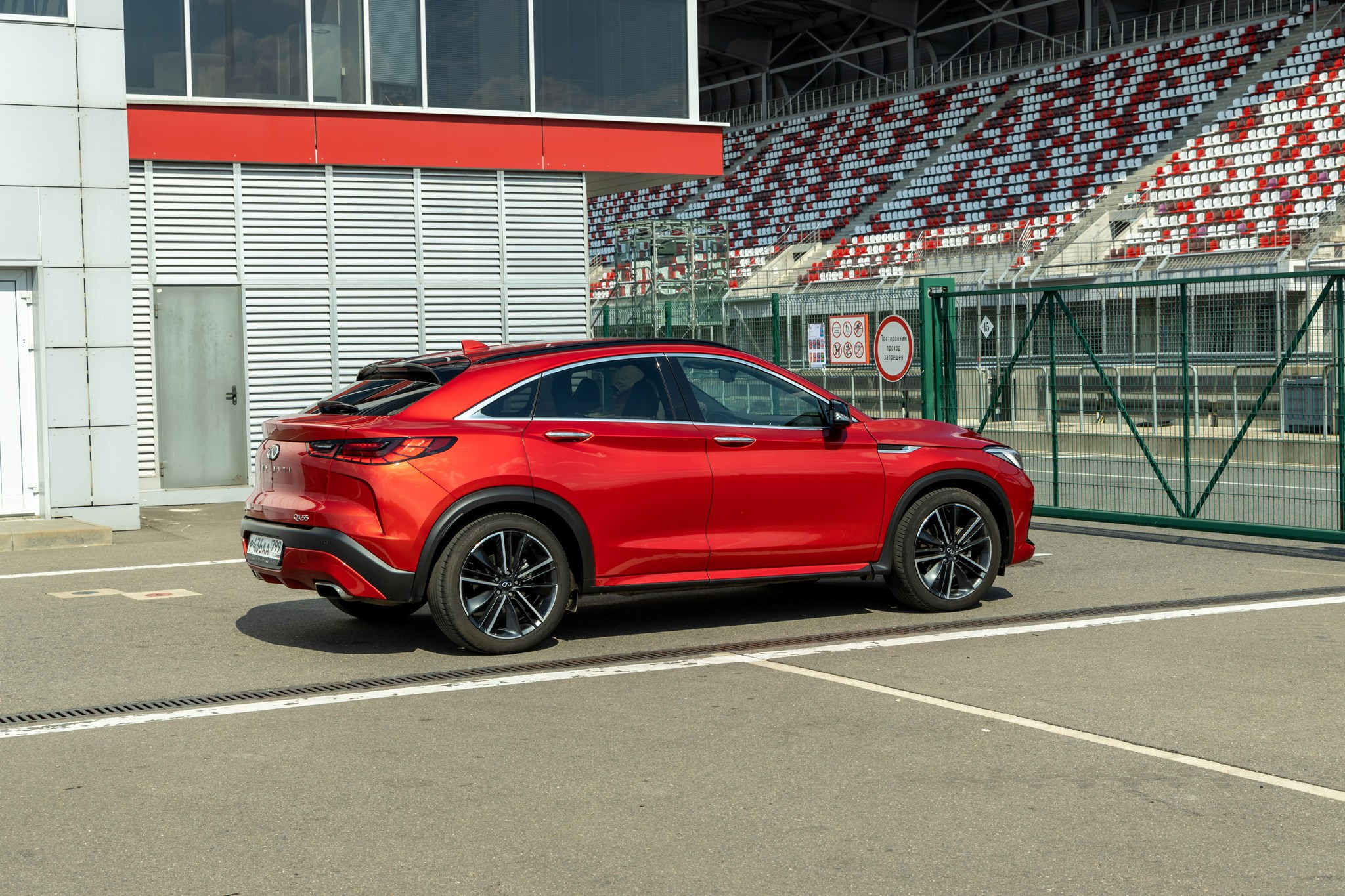 Infiniti QX55. Репортажный, семейный и студийный фотограф в Москве Демин Алексей