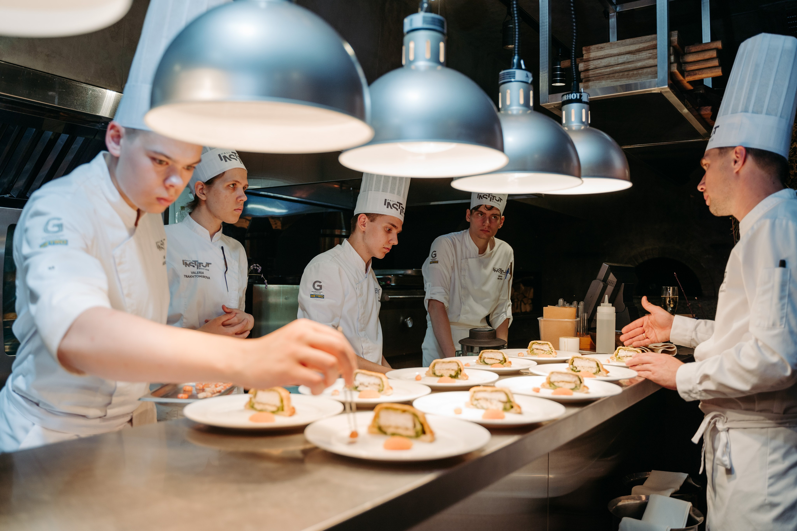 Открытый ужин с Mishlen Шеф Поварами. Репортажный и свадебный фотограф в Москве Рая Небогатова