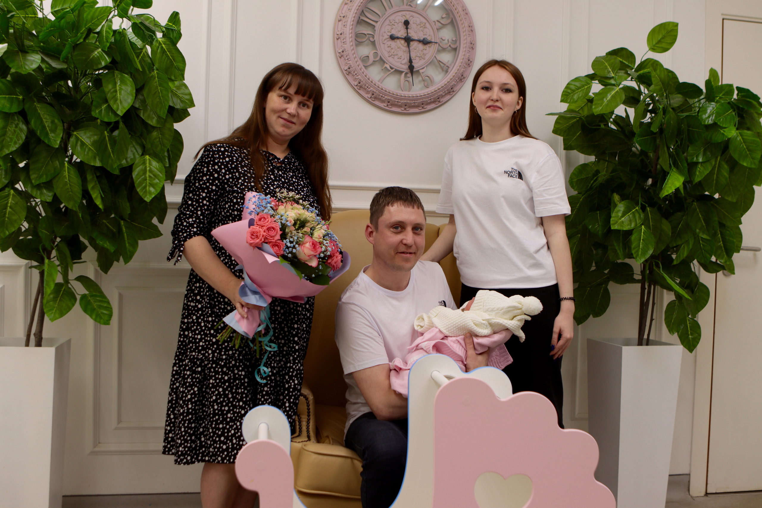 22 05 23 выписка из роддома. Свадебный и семейный фотограф-Королева Натали/Раменское-Жуковский-Москва/тел.+7 (985) 153-75-43