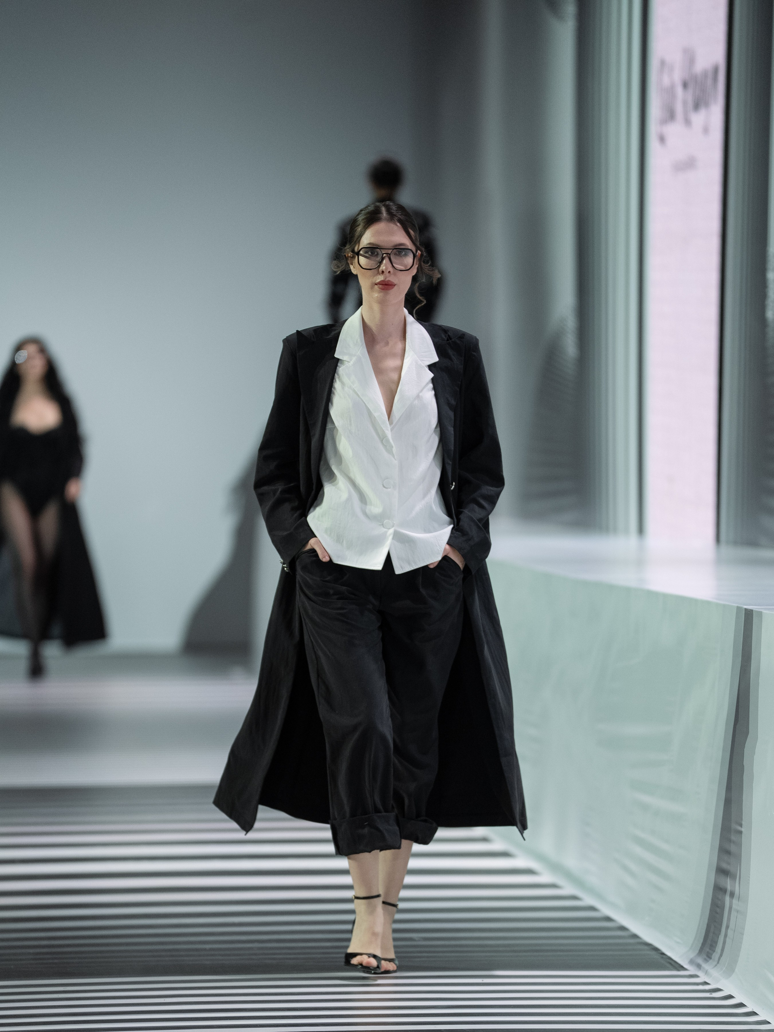 Designer LEILA KHANUM. Сайт Алматинского НЮ АРТ, будуар и фэшн фотографа Дениса Карпенко