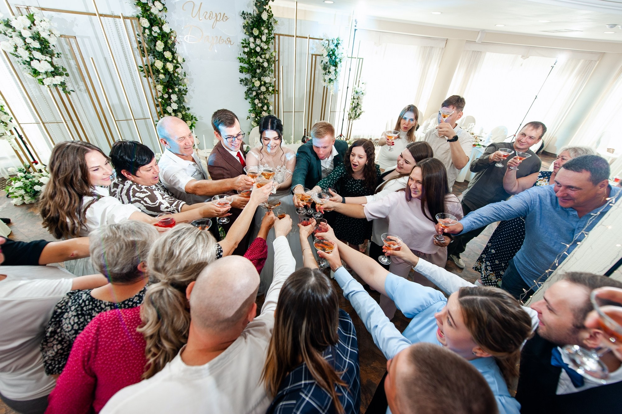 Центральная свадьба. Свадебный и семейный фотограф в Омске Мормулев Михаил