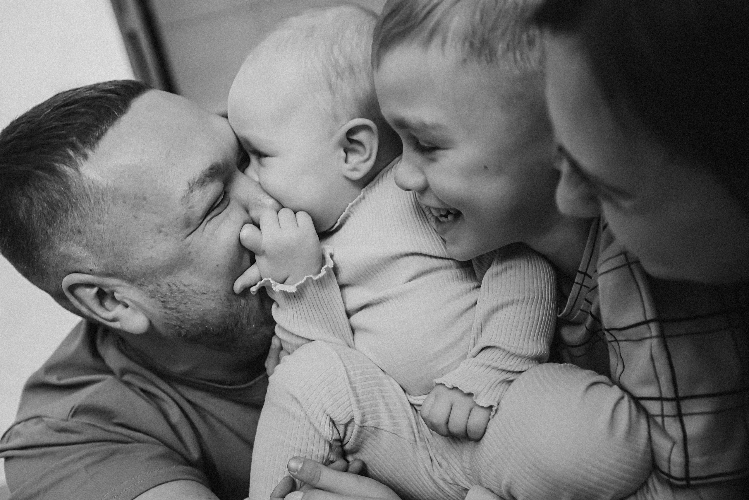 Дома. Семейный фотограф Тюмень, фотограф на роды Салмина Мария