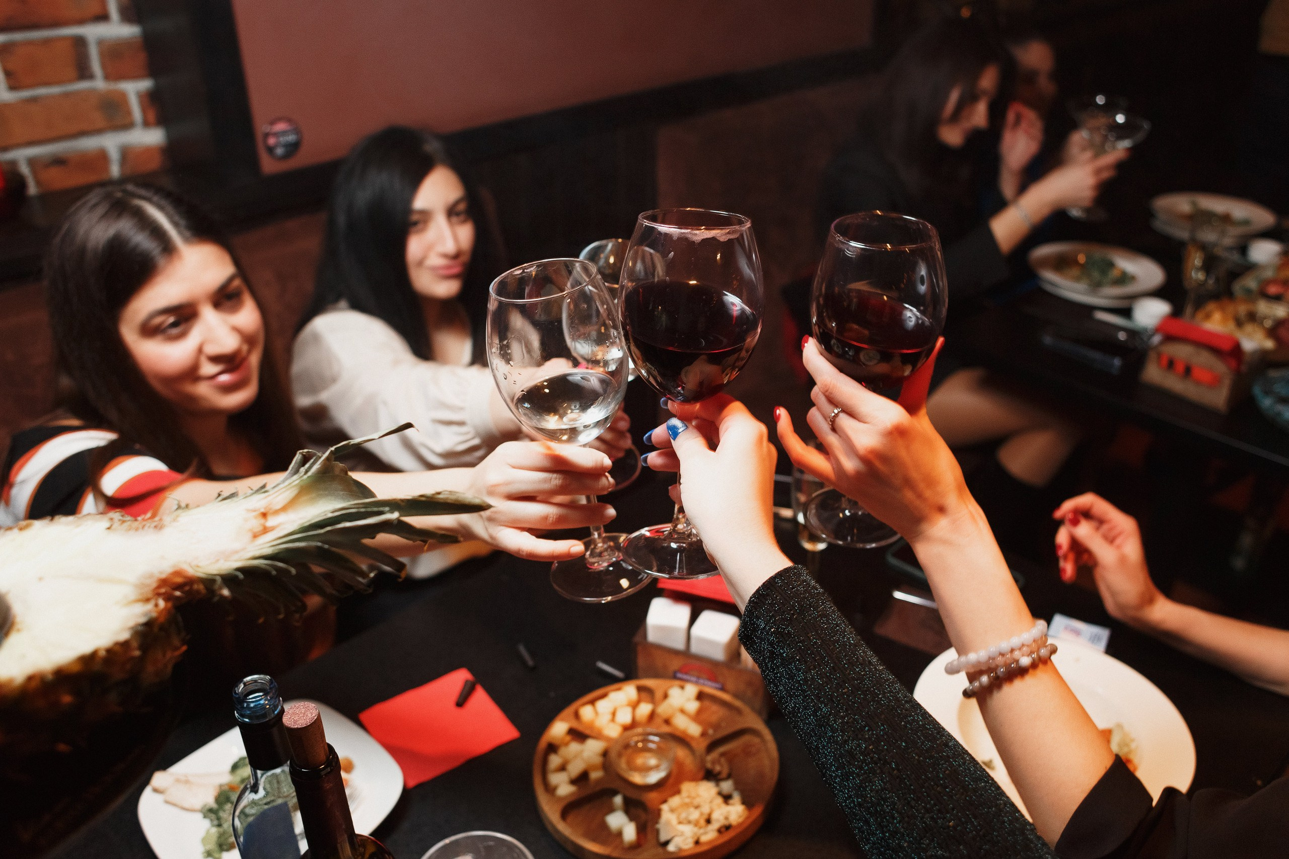 Захватывающий вкус и атмосфера: кальянная в Таганроге Бейкер Стрит. Свадебный и семейный фотограф в Таганроге Бакарюк Антон