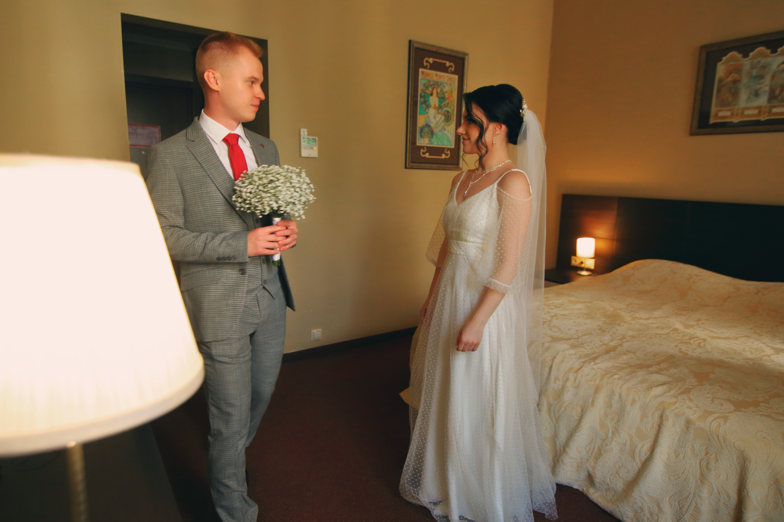 Съемка пары в отеле, на природе, в городе. Свадебный и репортажный фотограф в Ярославле и Санкт-Петербурге Роман Микрюков