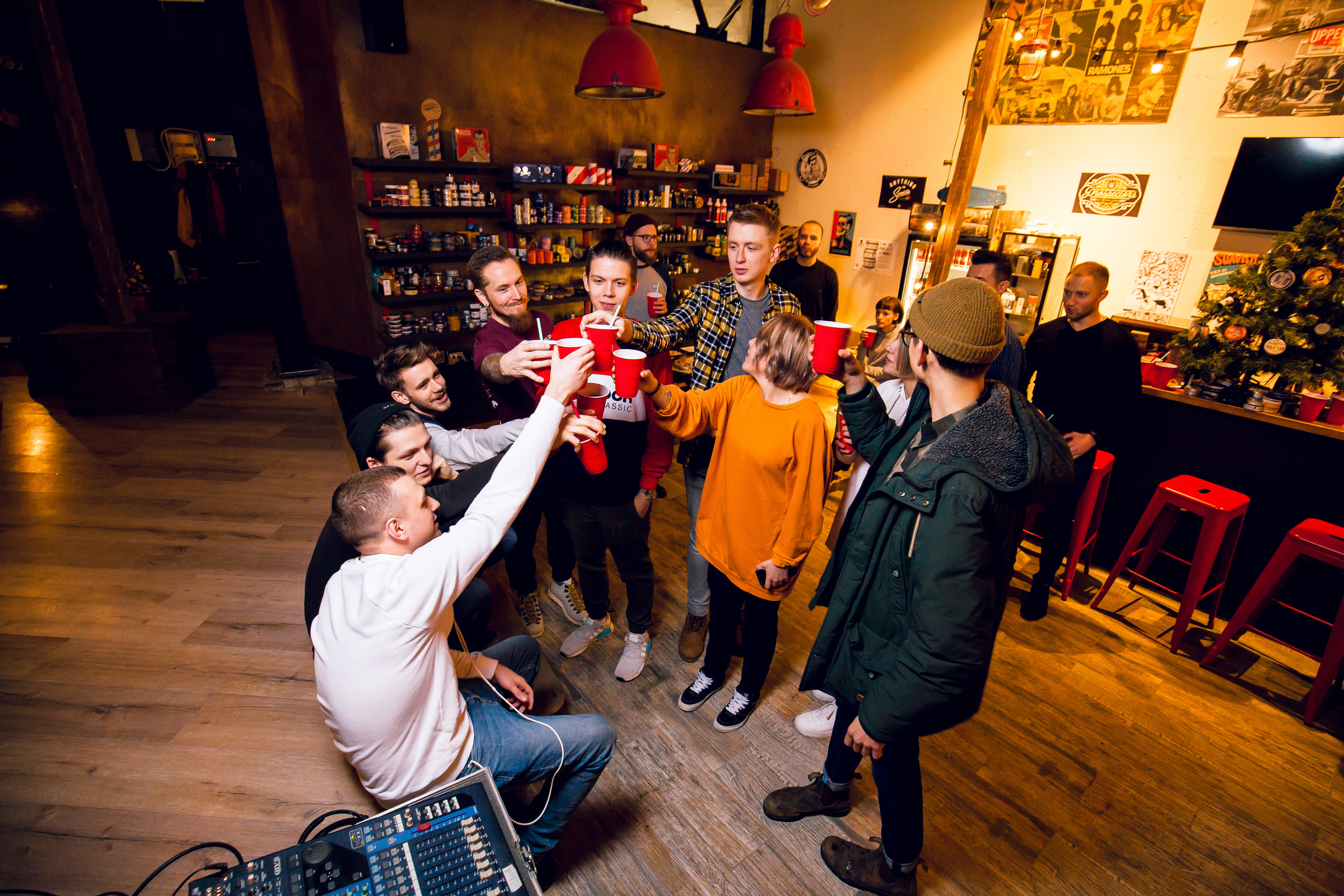 POMADES. Свадебный и репортажный фотограф Виталий Кислицын