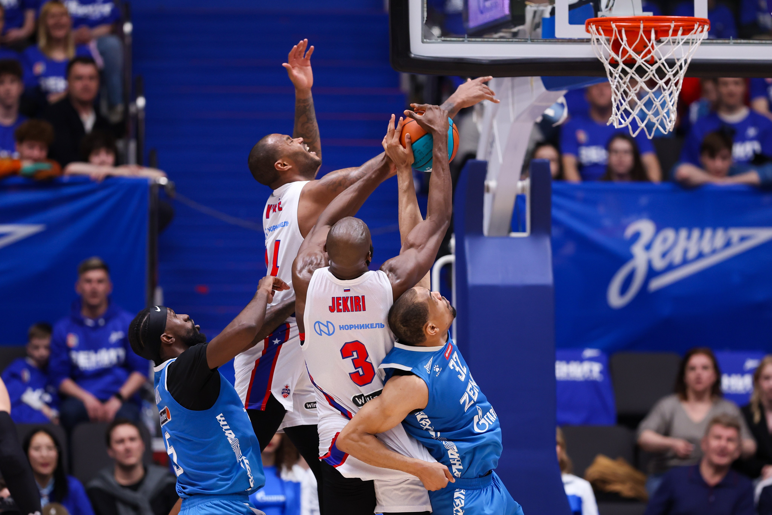 БК «Зенит» — БК «ЦСКА» финал ЕЛ ВТБ 1 игра 27.05.2025. Спортивный и репортажный фотограф Антон Тереханов